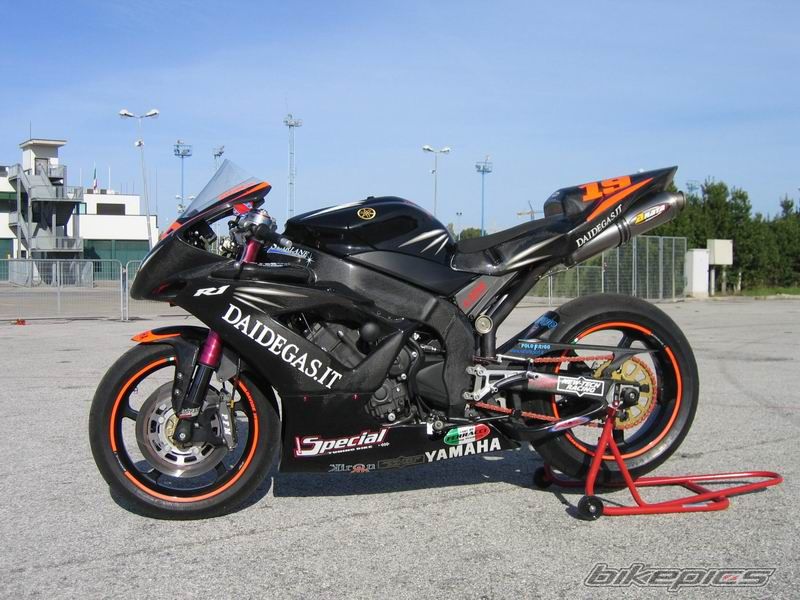 2004 YAMAHA YZF R1 | Picture 1109385 motorcycle photo
