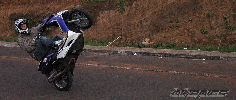 2006 YAMAHA JOG R CS 50 | Picture 1111091 motorcycle photo