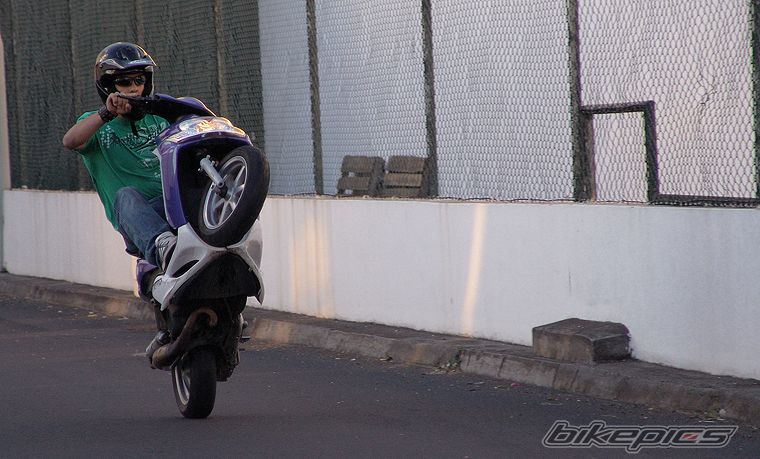 2006 YAMAHA JOG R CS 50 | Picture 1111130 motorcycle photo