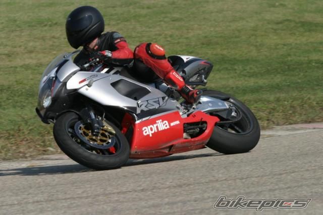 2002 APRILIA RSV 1000 MILLE | Picture 1111514 motorcycle photo
