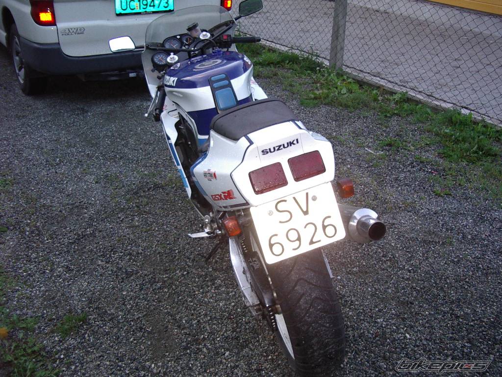 1991 SUZUKI GSX R 400 | Picture 111209 motorcycle photo