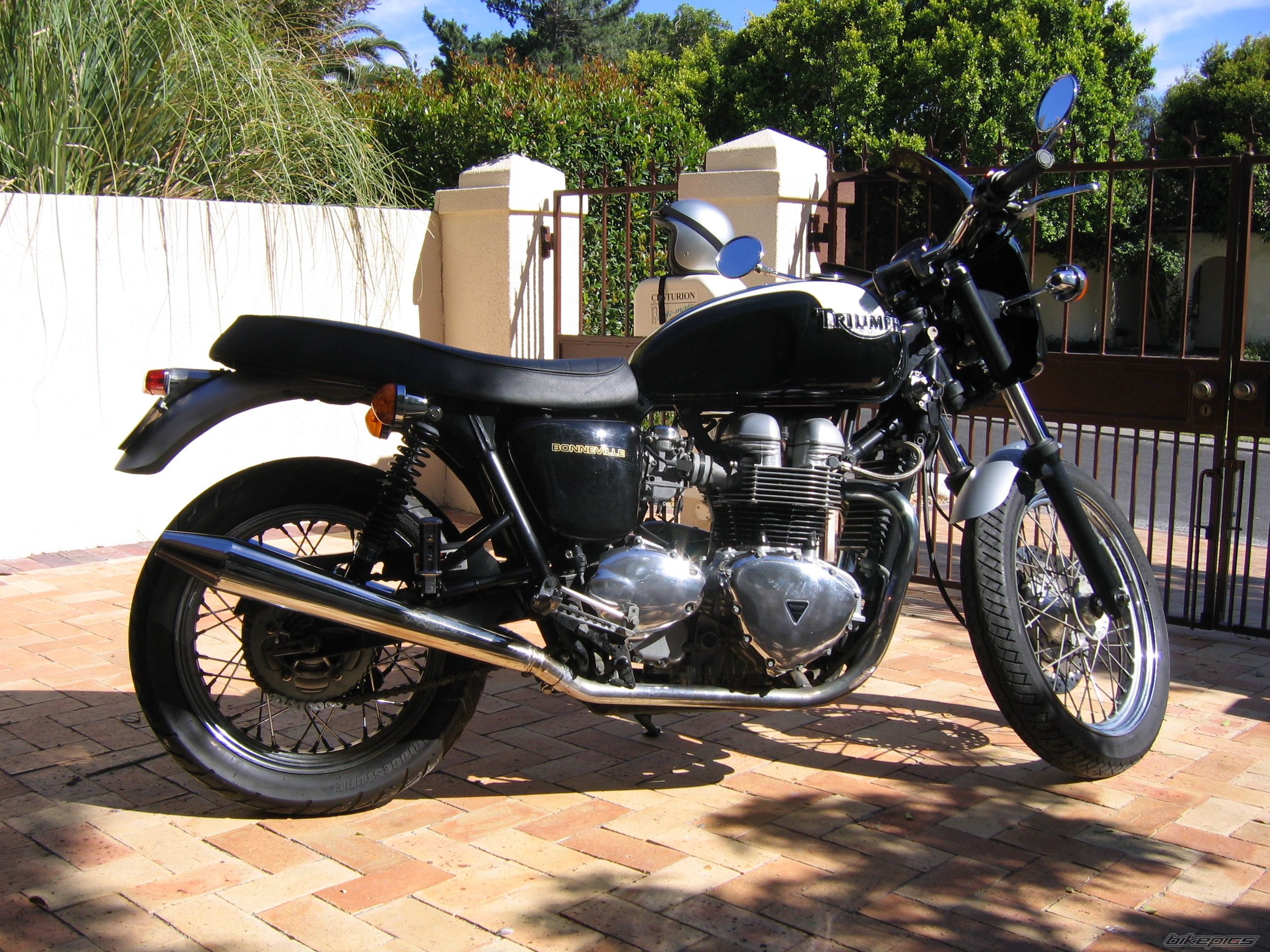 2001 TRIUMPH BONNEVILLE | Picture 1112552 motorcycle photo