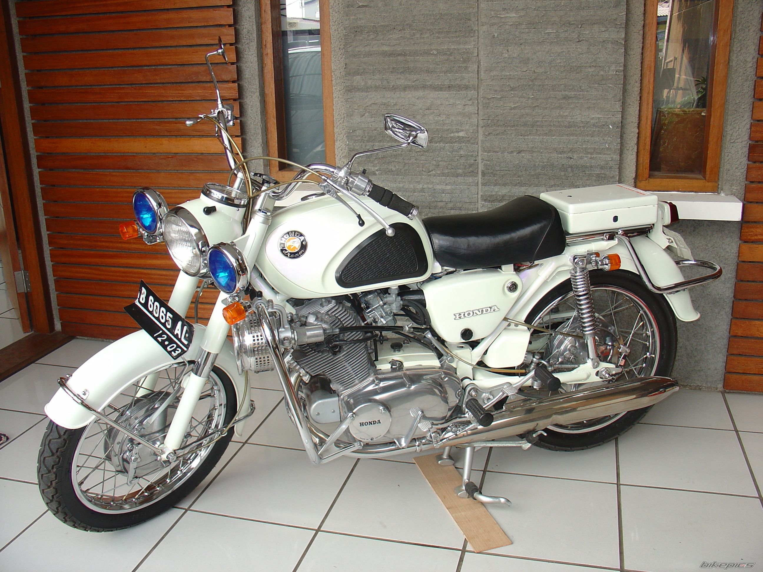 1964 HONDA SUPERHAWK 305 | Picture 1114340 motorcycle photo