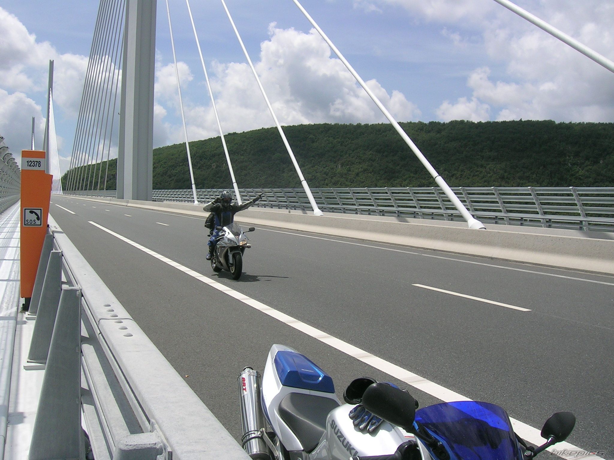 2004 SUZUKI SV 650S | Picture 1115660 motorcycle photo