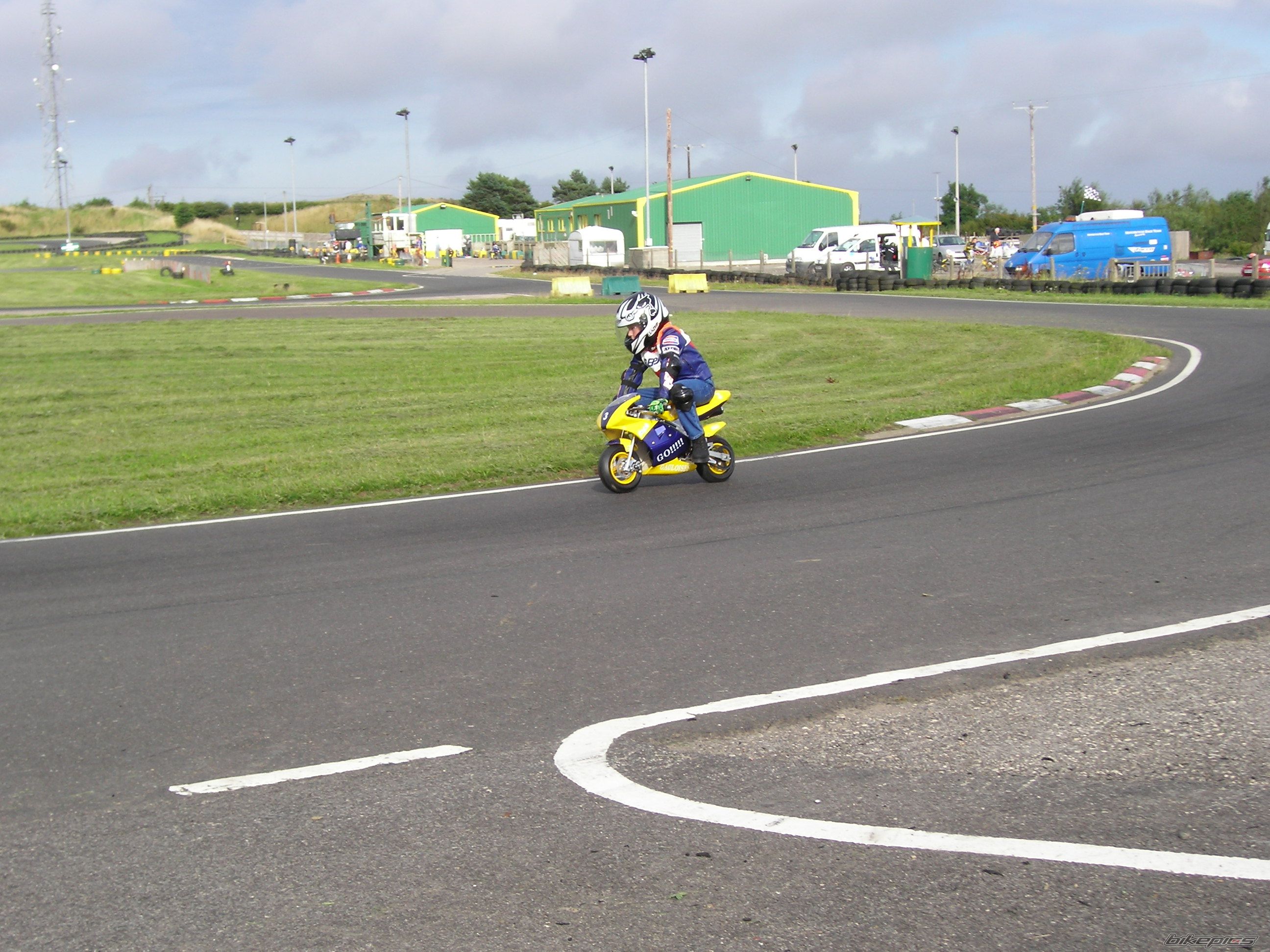 2004 YAMAHA YZF R1 | Picture 1121243 motorcycle photo