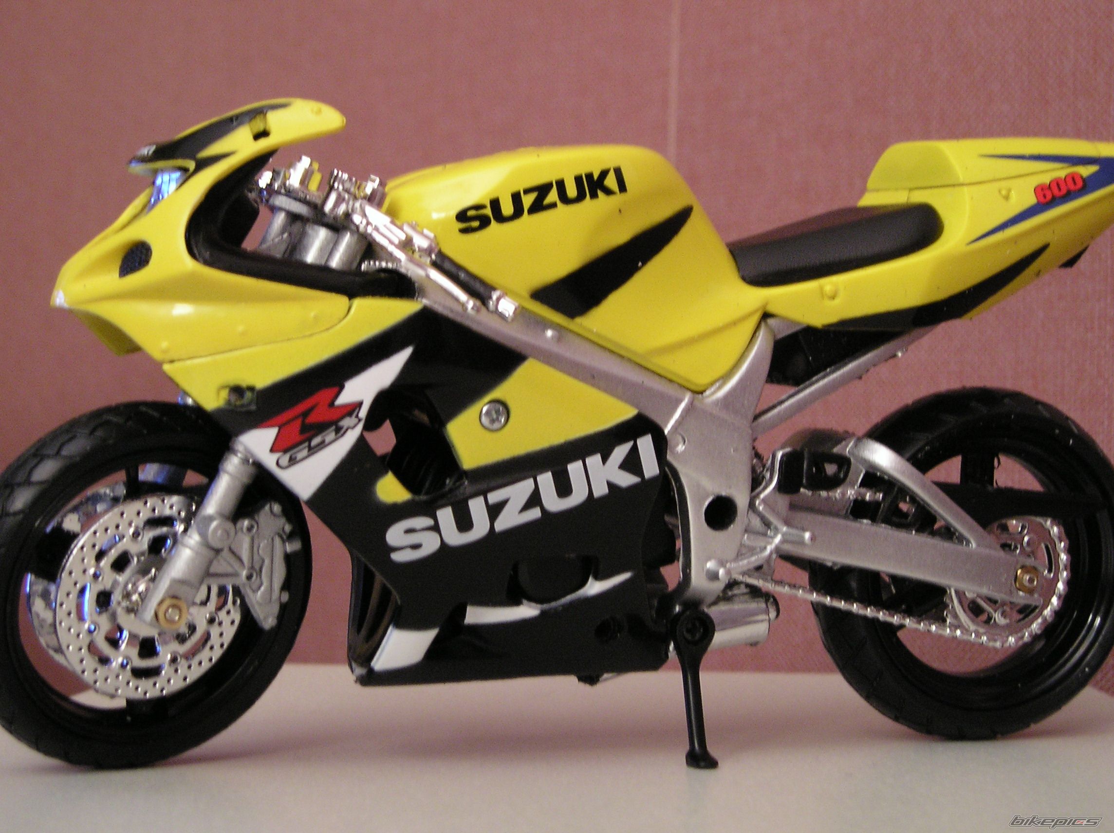2008 SUZUKI GSX R 600 | Picture 1134552 motorcycle photo