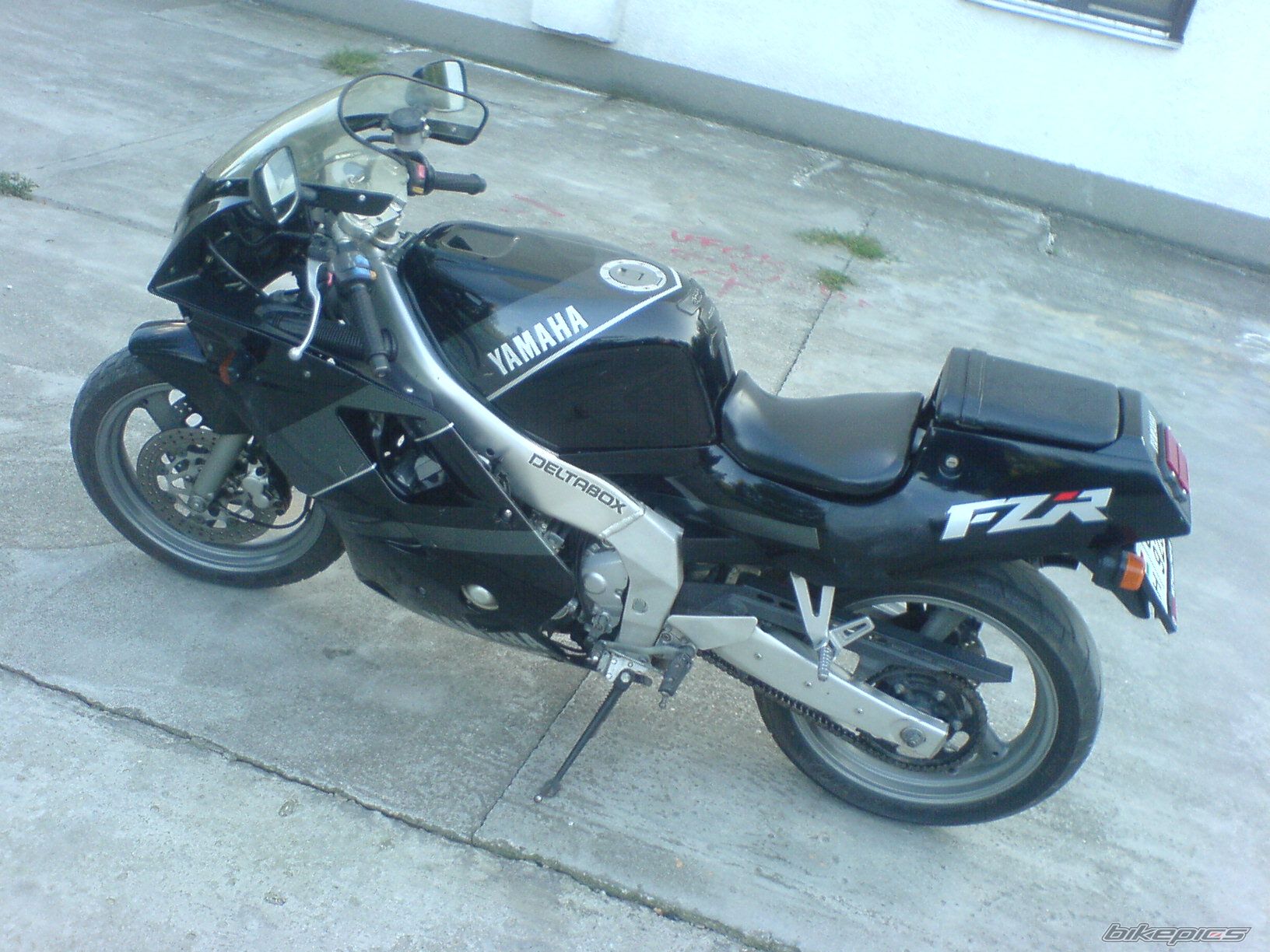 1990 YAMAHA FZR 250 EXUP | Picture 1136358 motorcycle photo