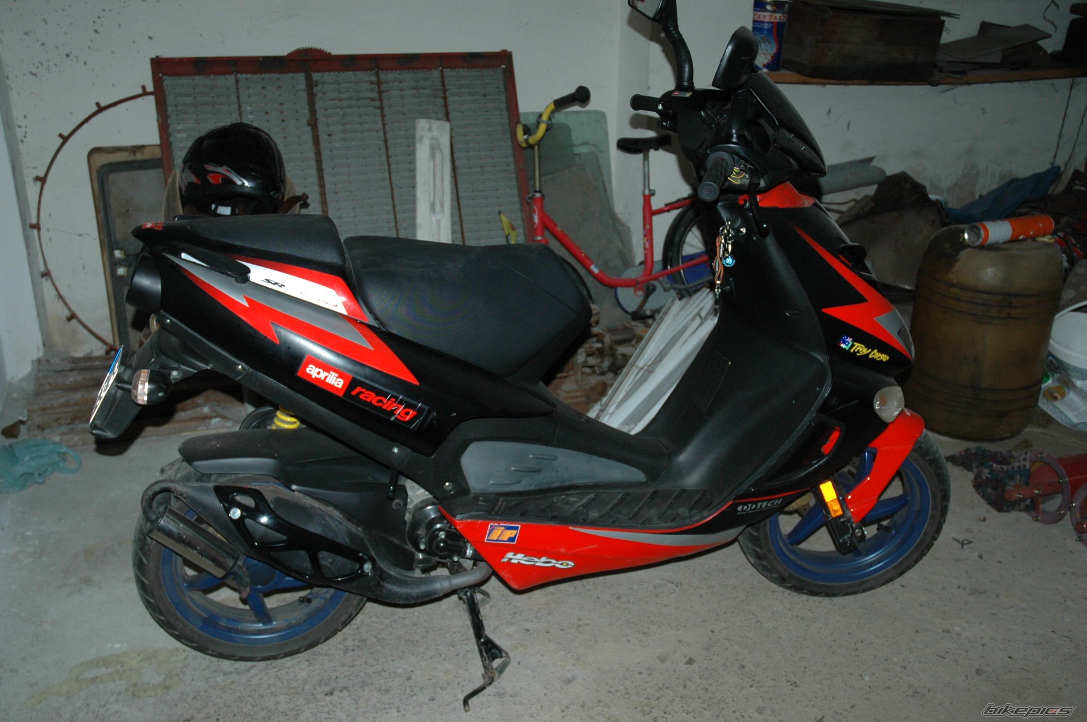 2002 APRILIA SR 50 | Picture 1140068 motorcycle photo