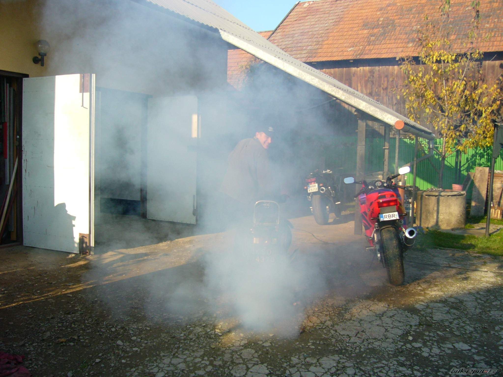 2001 YAMAHA FZS 600 FAZER | Picture 1140831 motorcycle photo