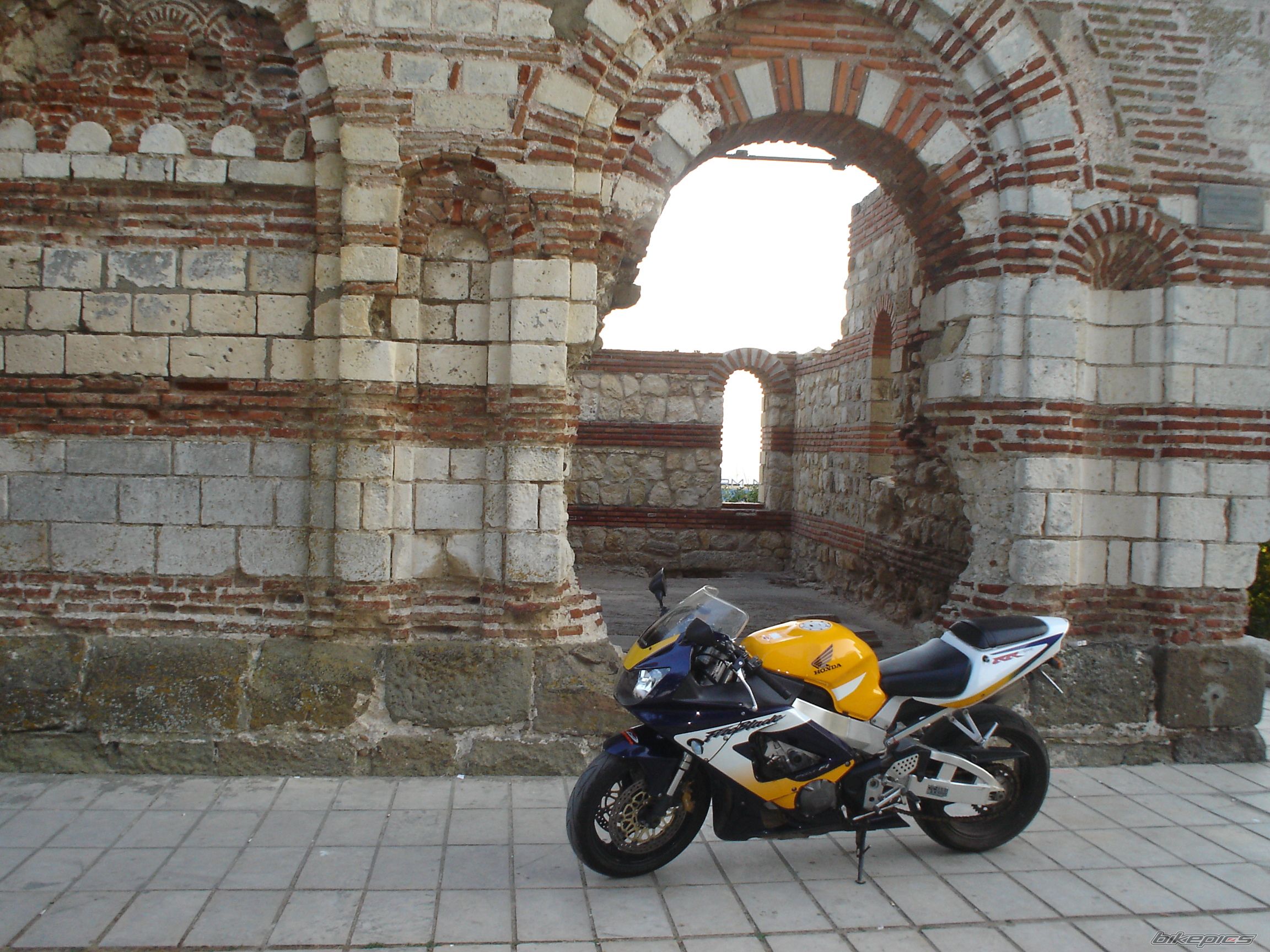 2000 HONDA CBR 900 | Picture 1143800 motorcycle photo