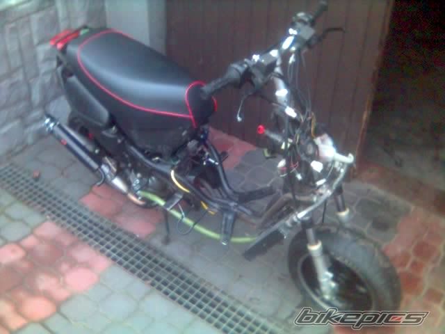 2000 MALAGUTI F 12 50 | Picture 1150945 motorcycle photo