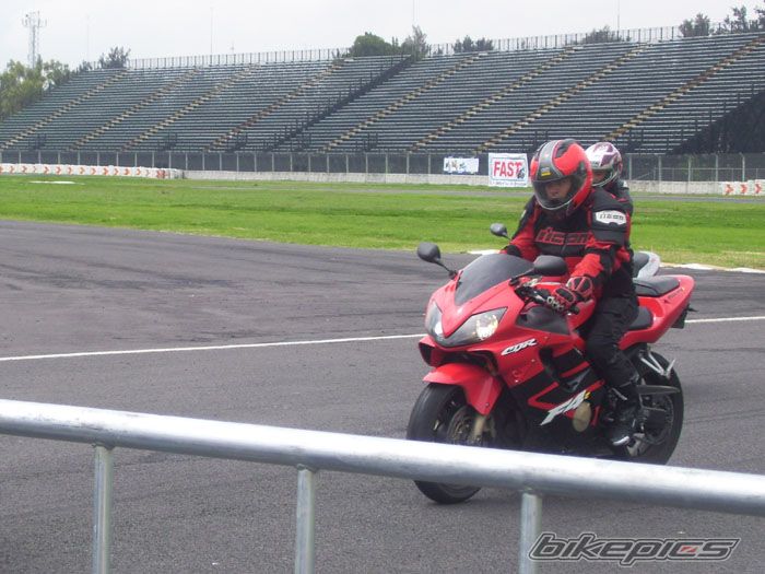2002 HONDA CBR 600 | Picture 1151550 motorcycle photo
