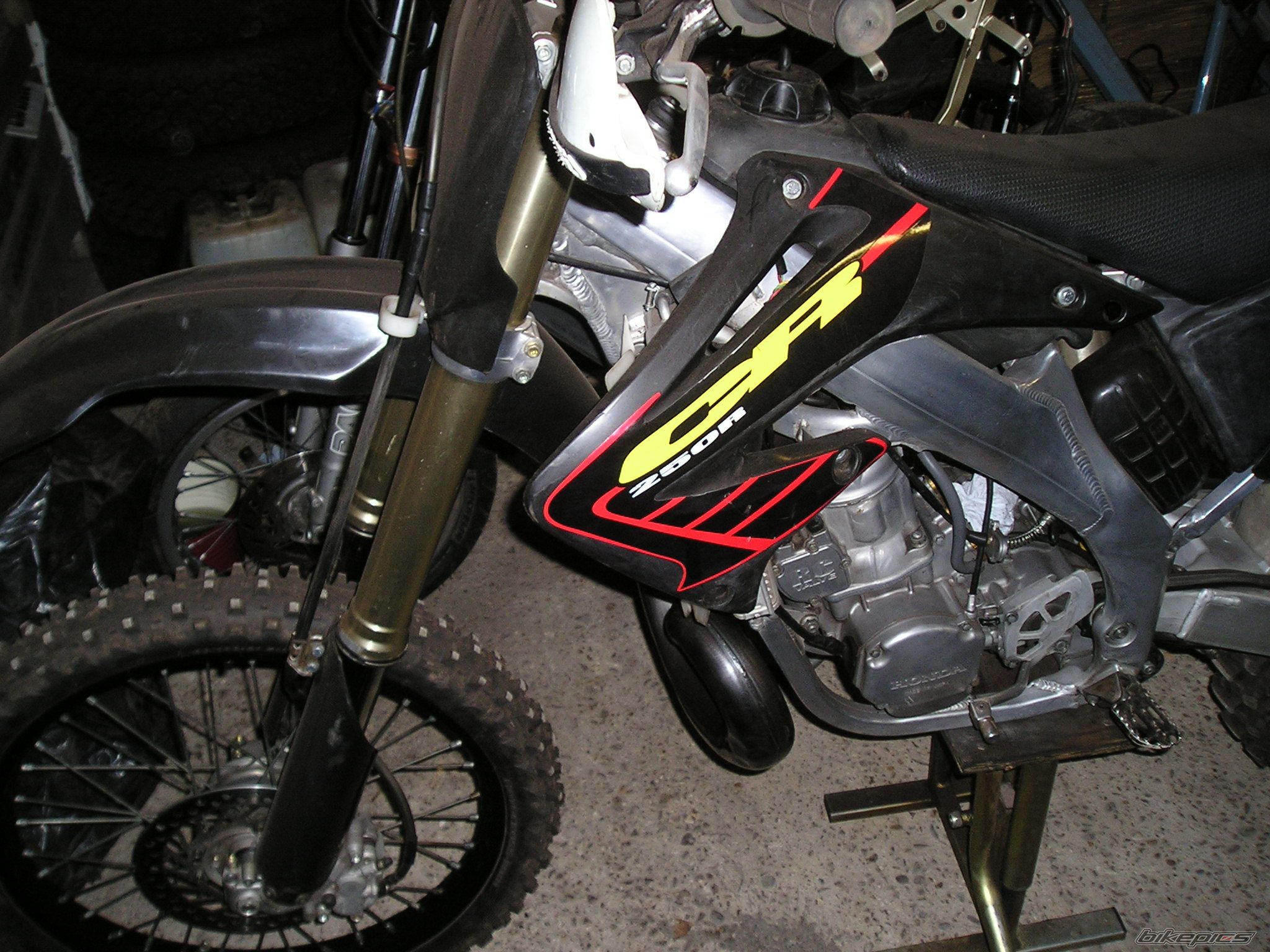 2002 HONDA CR 250 | Picture 1155944 motorcycle photo