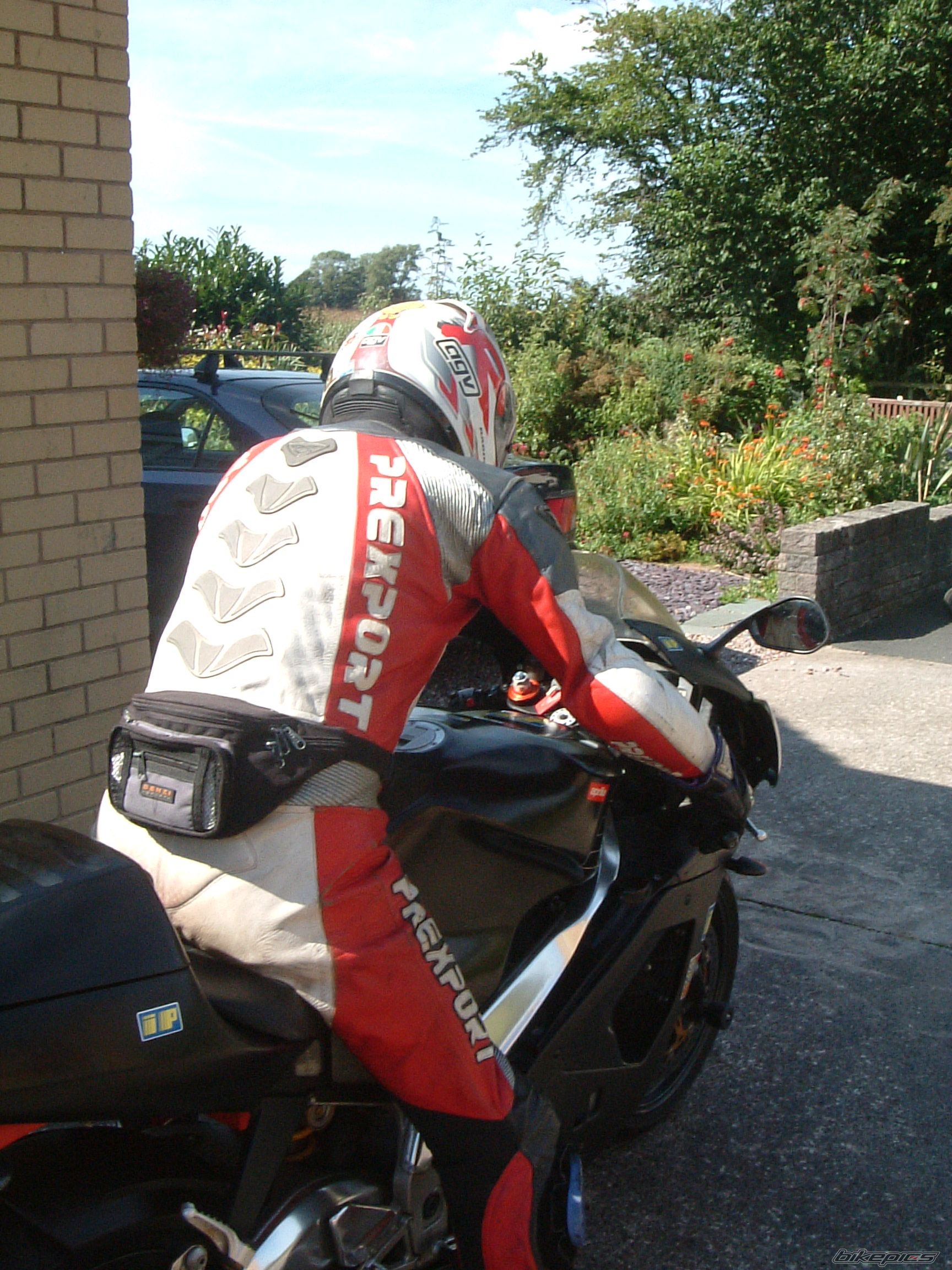 2002 APRILIA RSV 1000 MILLE | Picture 1158119 motorcycle photo