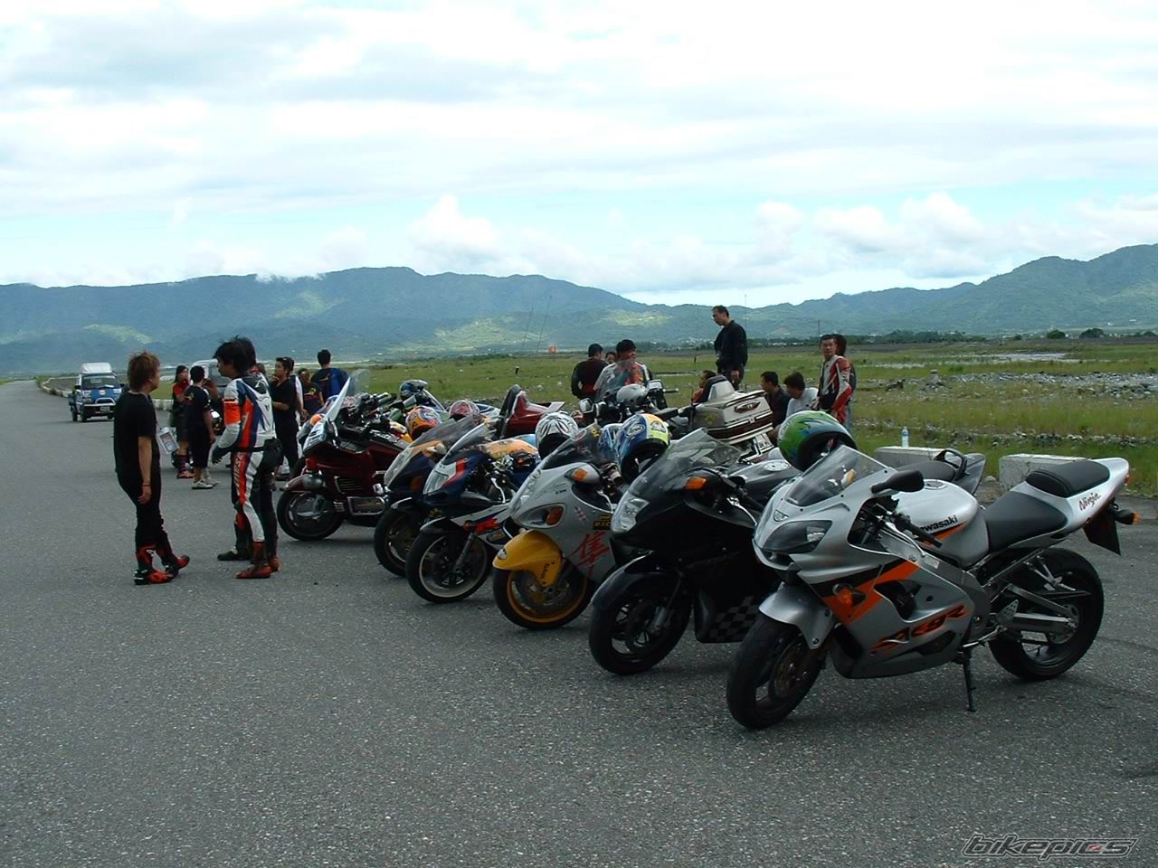 2001 HONDA CBR 1100 BLACKBIRD | Picture 1158865 motorcycle photo