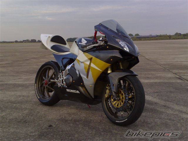 2008 HONDA VFR 400 | Picture 1164938 motorcycle photo