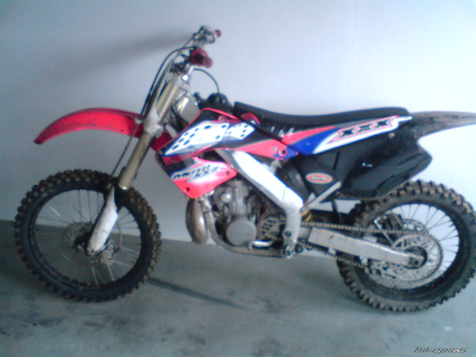 2001 HONDA CR 250 | Picture 1169036 motorcycle photo
