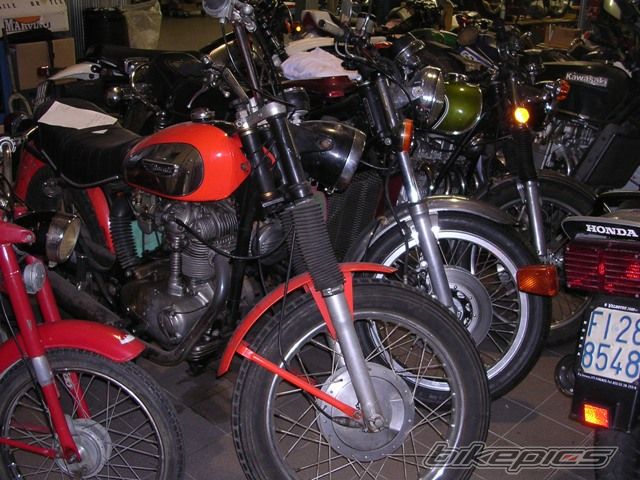 2001 TRIUMPH BONNEVILLE | Picture 1174561 motorcycle photo