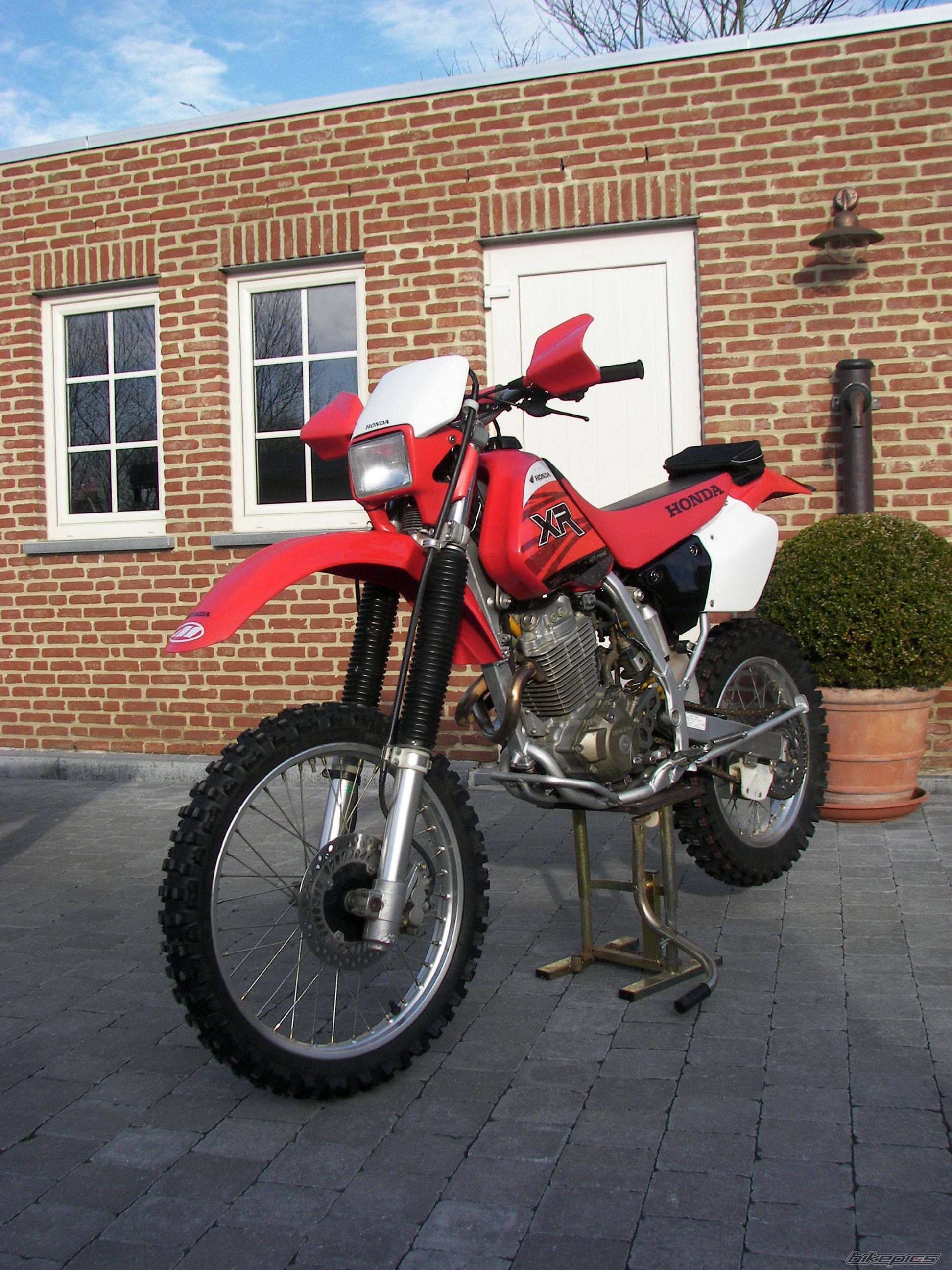 2002 HONDA XR 400 | Picture 1175232 motorcycle photo