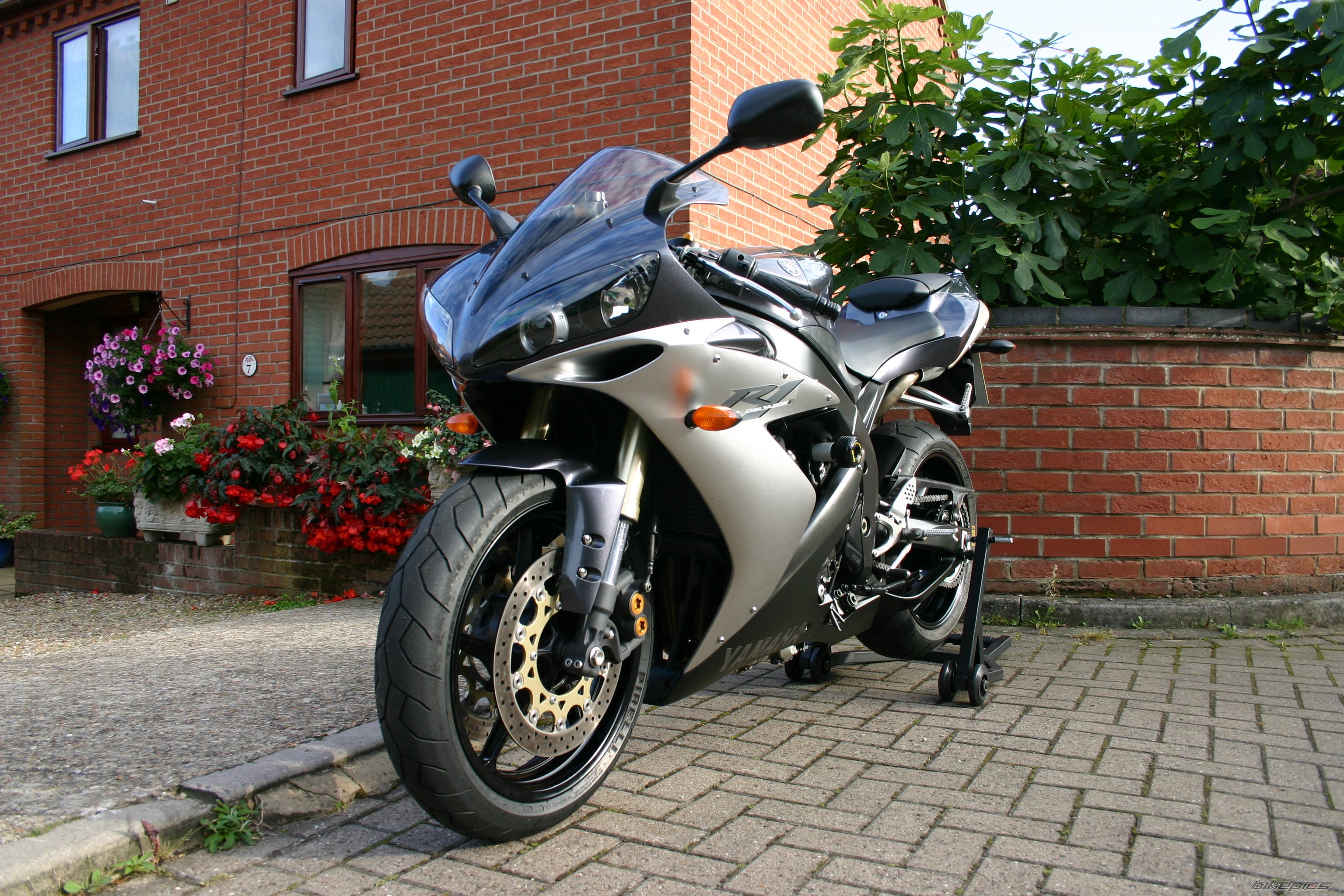 2005 YAMAHA YZF R1 | Picture 1180059 motorcycle photo
