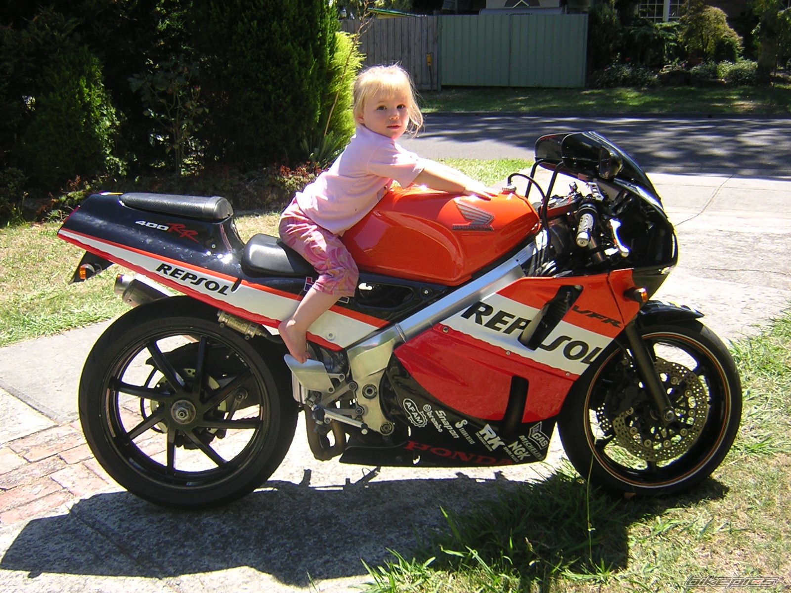 1990 HONDA VFR 400 | Picture 1180394 motorcycle photo
