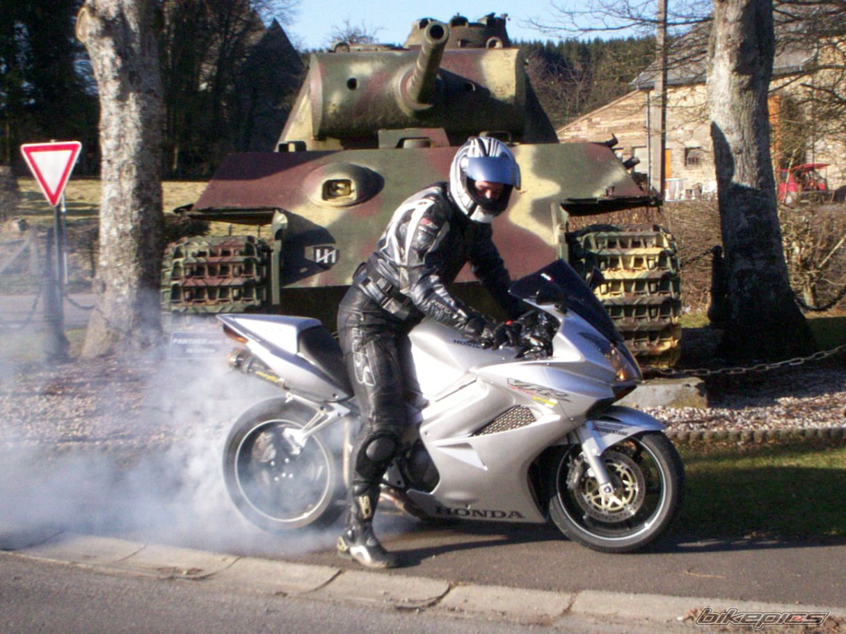 2002 HONDA VFR 800 | Picture 1182520 motorcycle photo