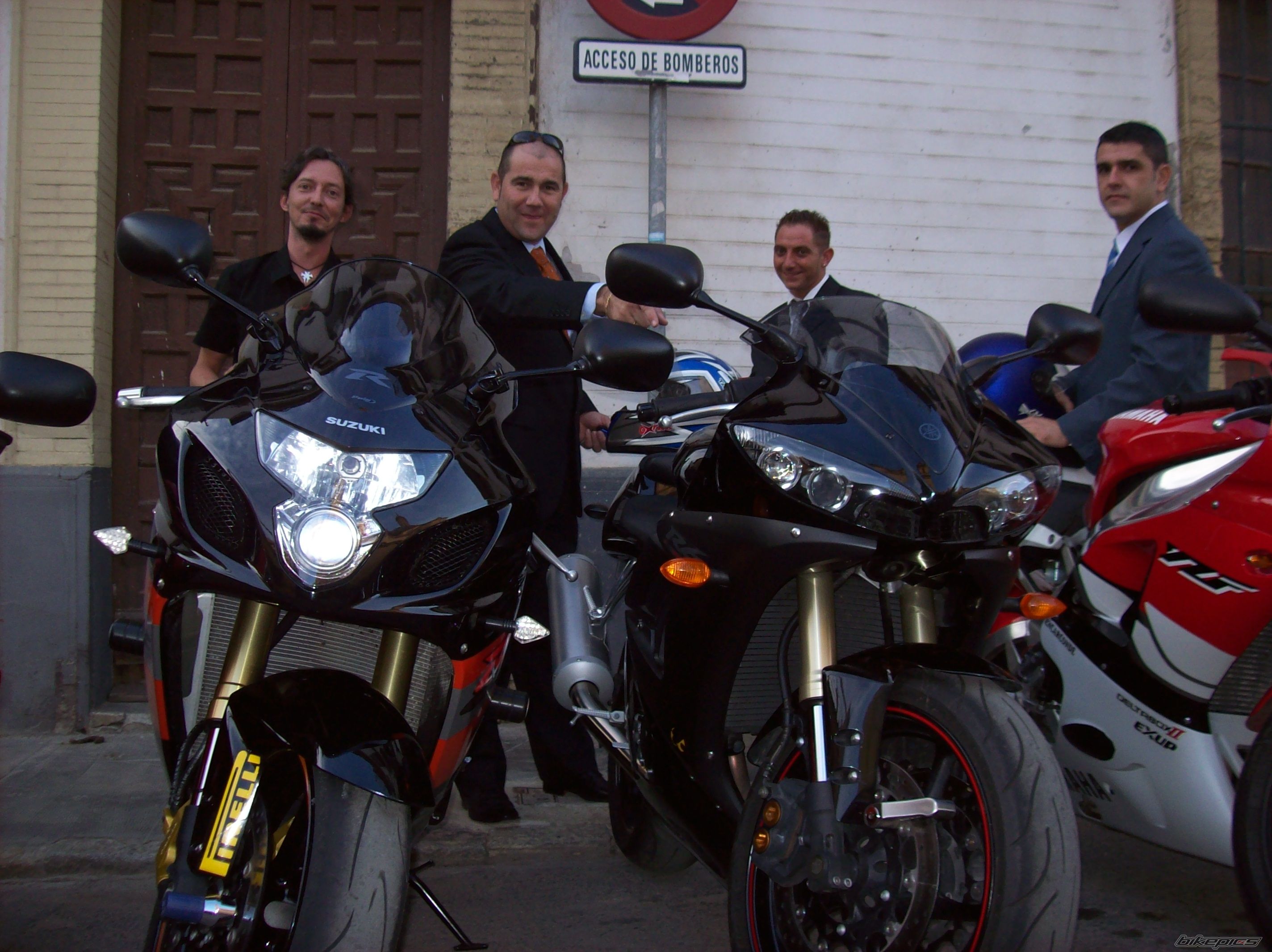 2004 SUZUKI GSX R 600 | Picture 1187122 motorcycle photo