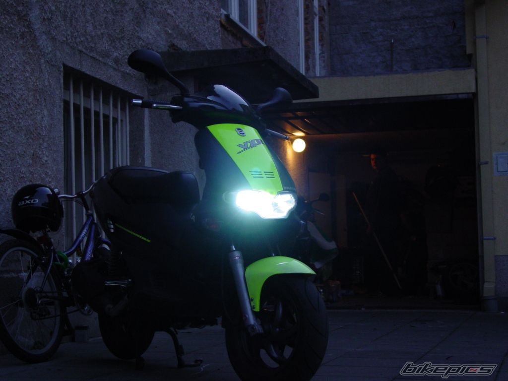 2001 GILERA RUNNER 200 VXR | Picture 1187876 motorcycle photo