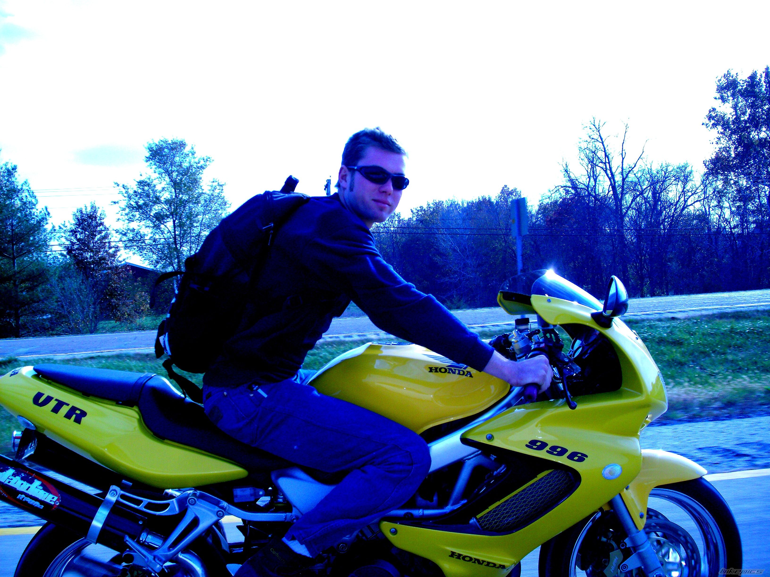 1999 HONDA VTR 1000 | Picture 1189527 motorcycle photo