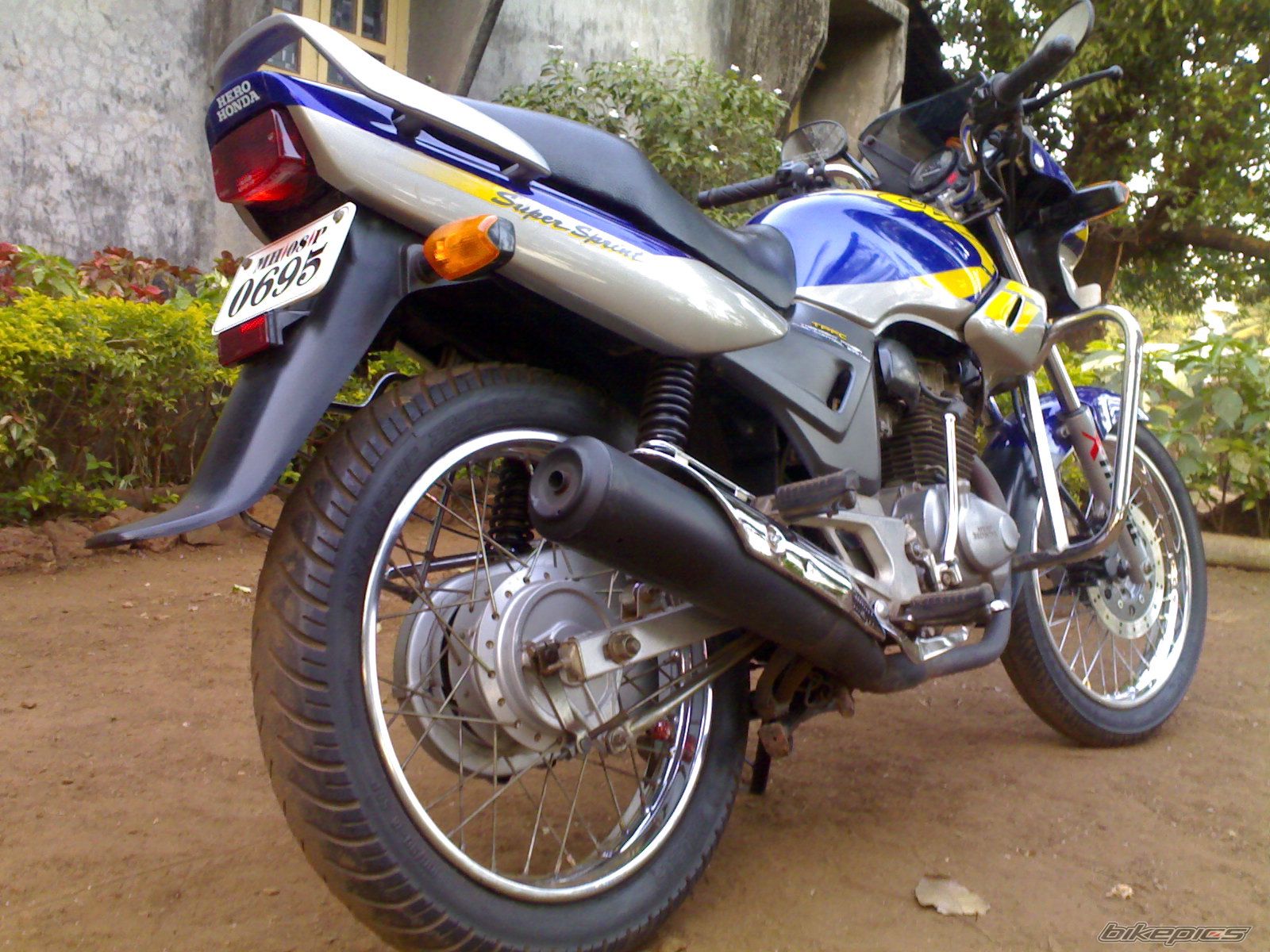 2005 HERO HONDA CBZ | Picture 1191506 motorcycle photo