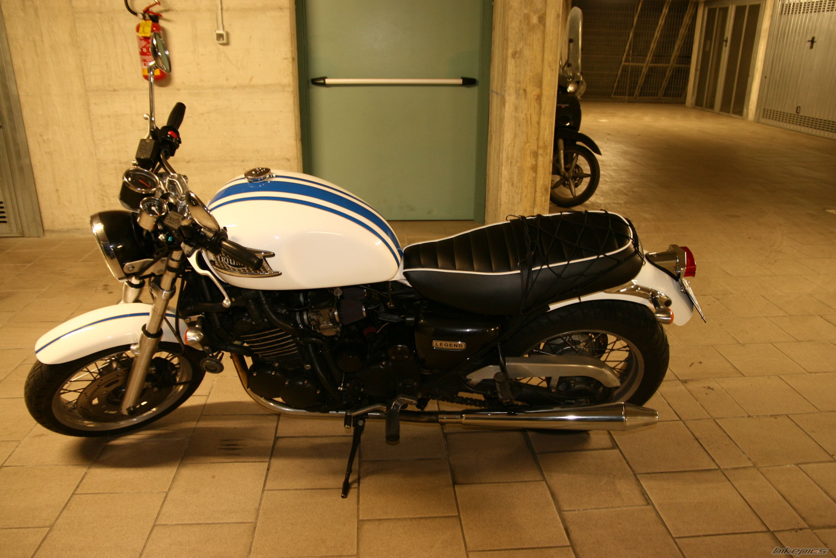 2000 TRIUMPH LEGEND TT | Picture 1199726 motorcycle photo