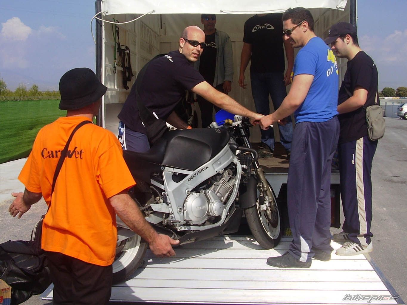 1991 YAMAHA FZR 600 | Picture 1203812 motorcycle photo