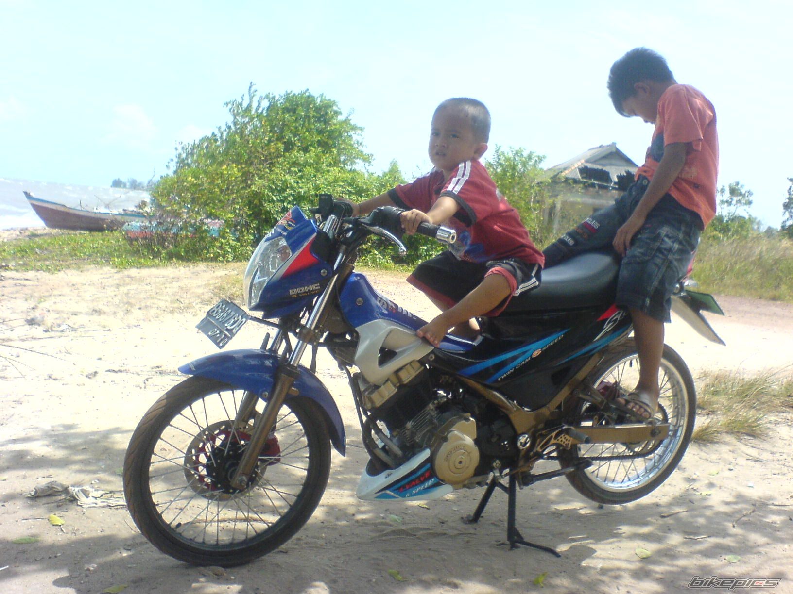 2005 SUZUKI SATRIA F 150 | Picture 1206504 motorcycle photo