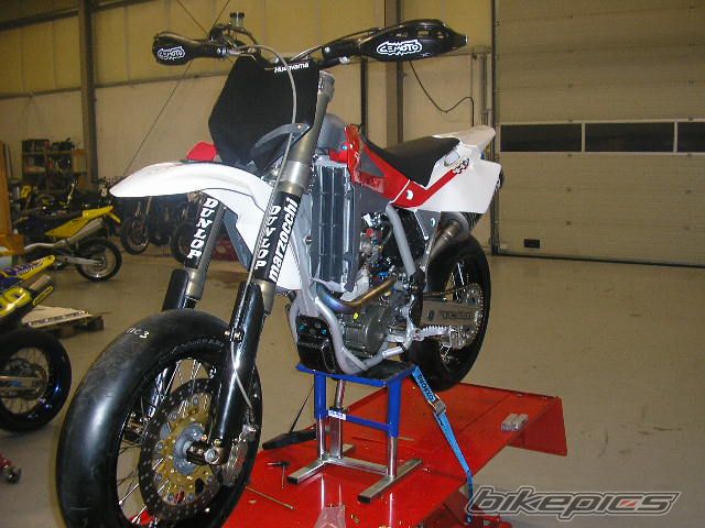 2008 HUSQVARNA SM 450 R | Picture 1206505 motorcycle photo
