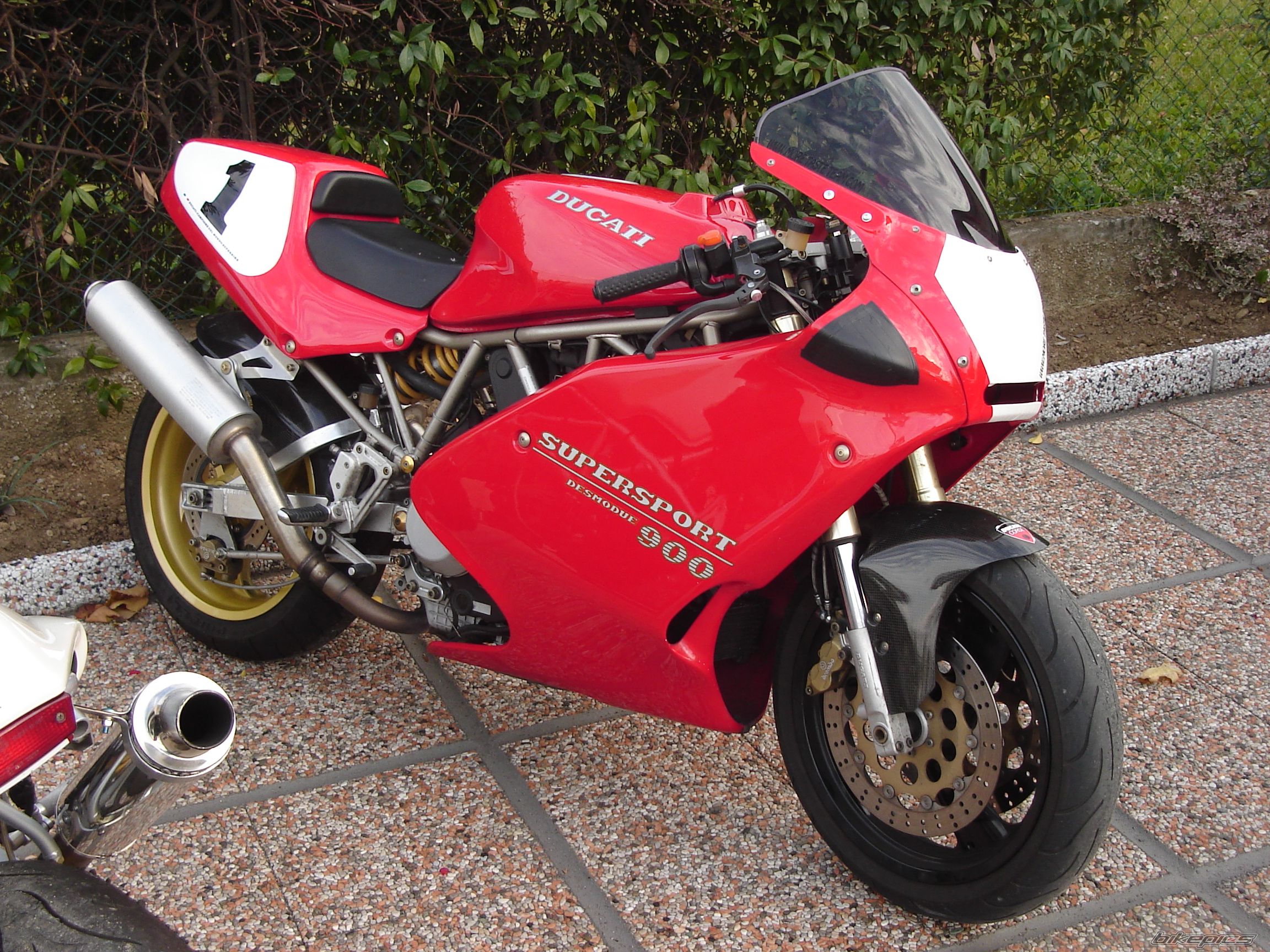 1993 DUCATI 900 SS | Picture 1208299 motorcycle photo