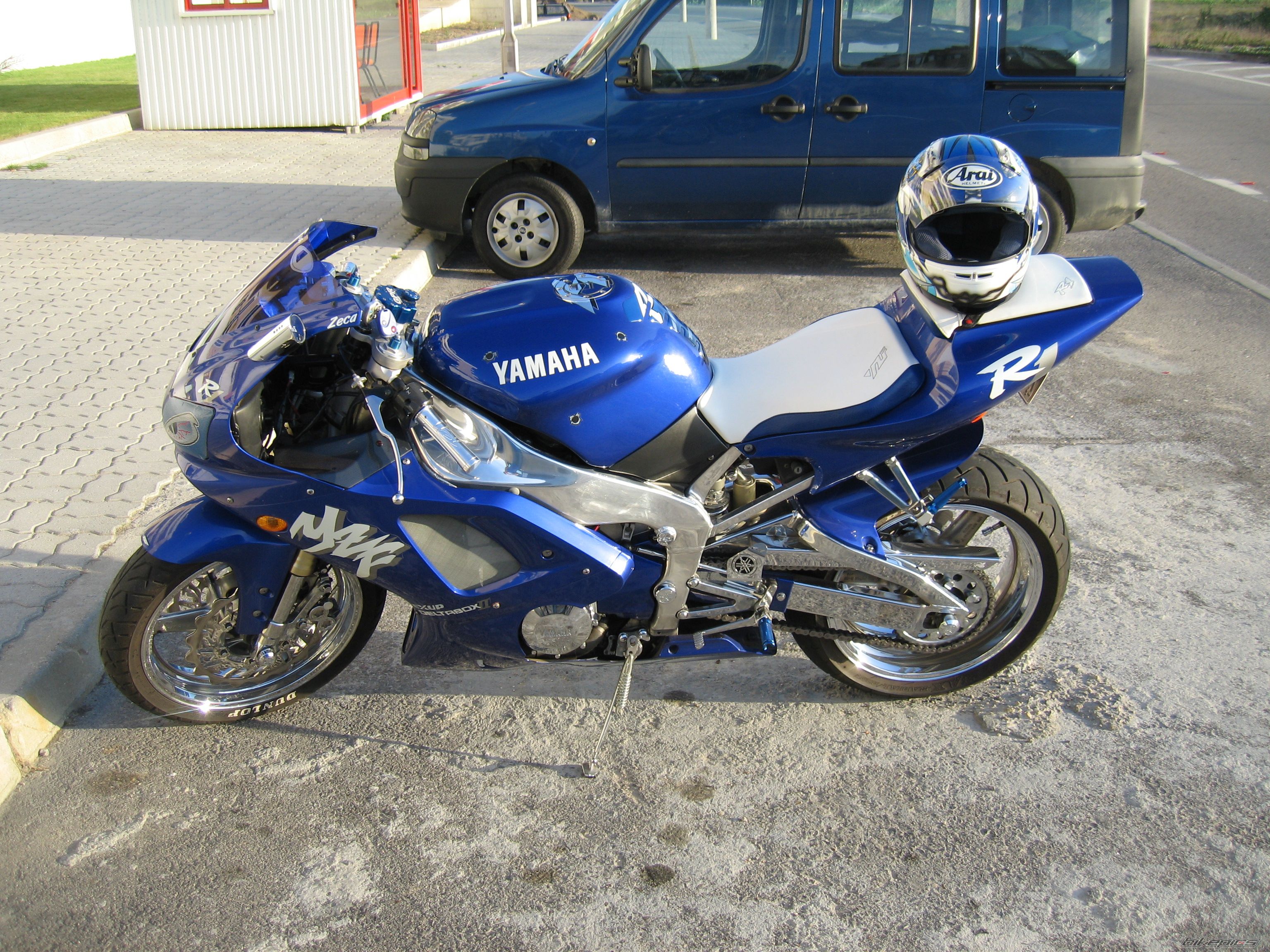 1998 YAMAHA YZF R1 | Picture 1209369 motorcycle photo