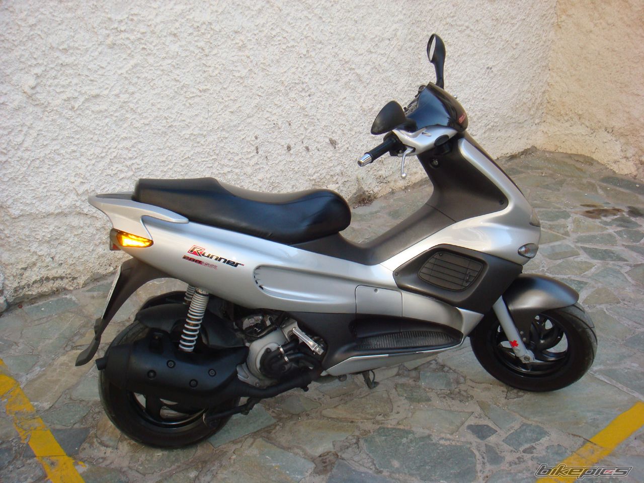 2002 GILERA RUNNER 200 VXR | Picture 1210777 motorcycle photo