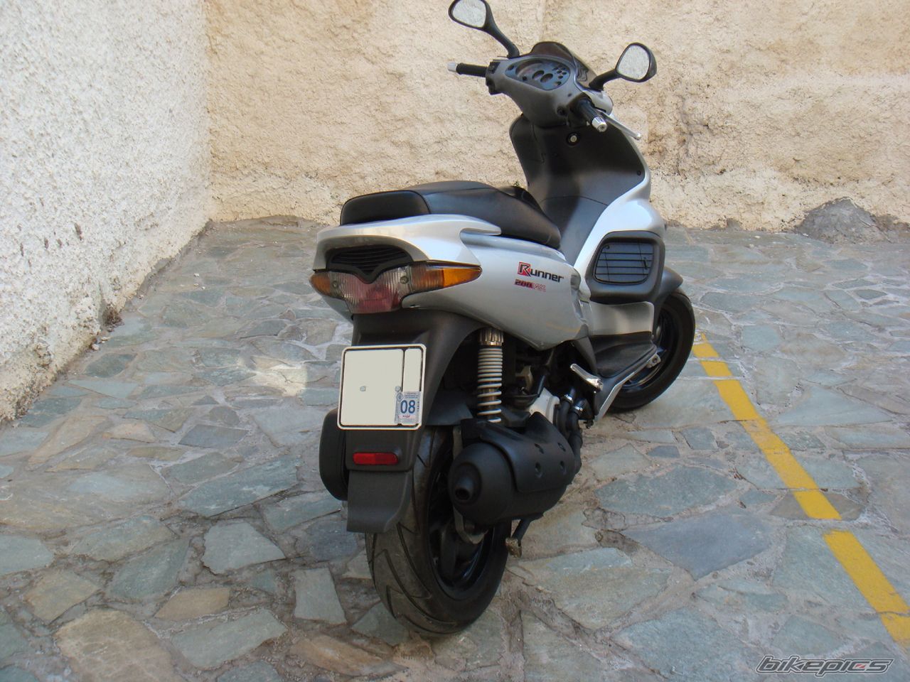 2002 GILERA RUNNER 200 VXR | Picture 1210784 motorcycle photo