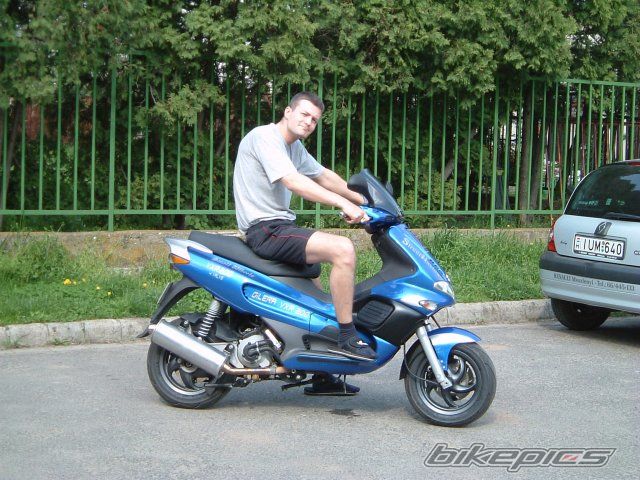 2002 GILERA RUNNER 200 VXR | Picture 1215262 motorcycle photo