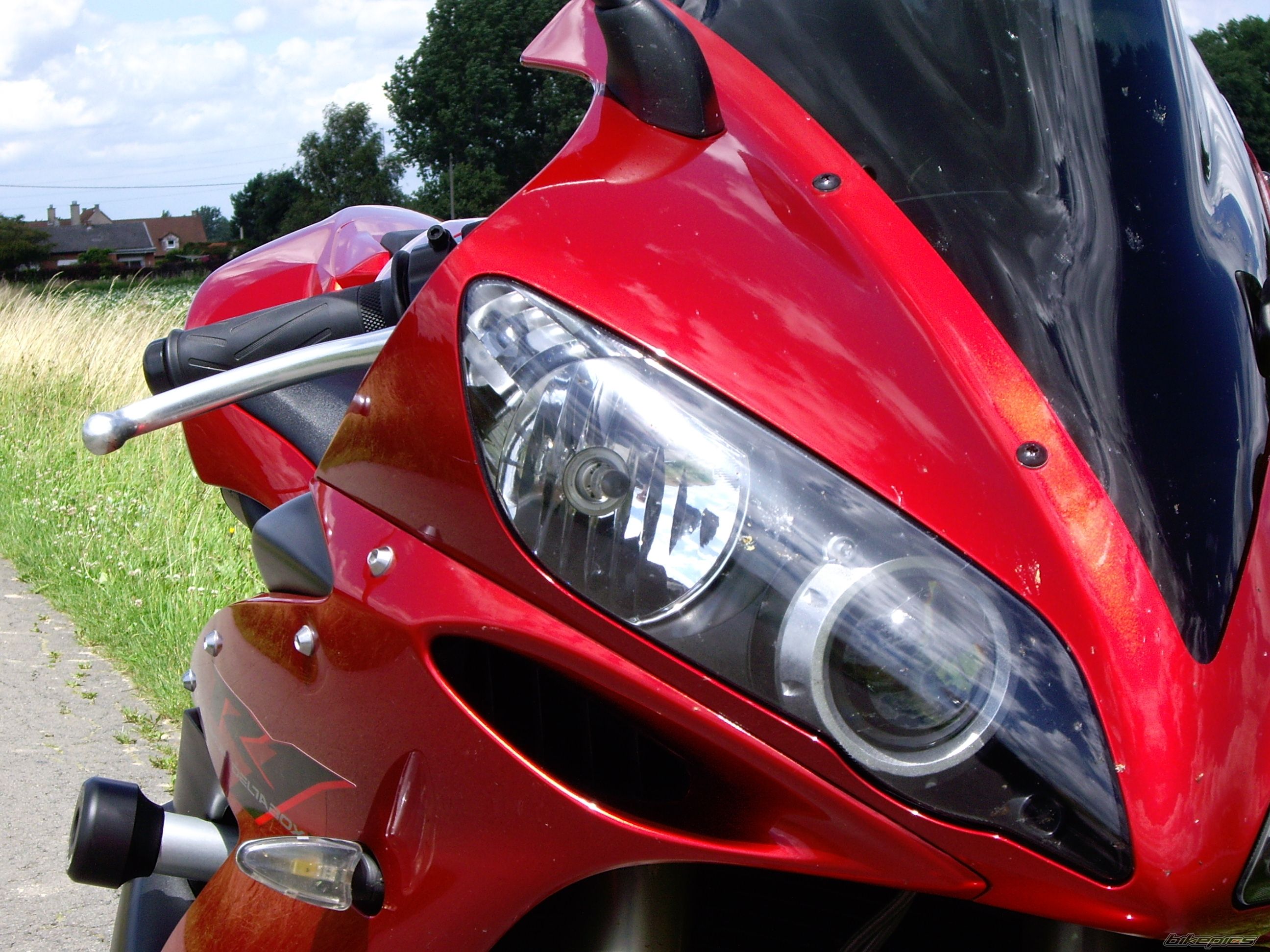 2005 YAMAHA YZF R1 | Picture 1218791 motorcycle photo