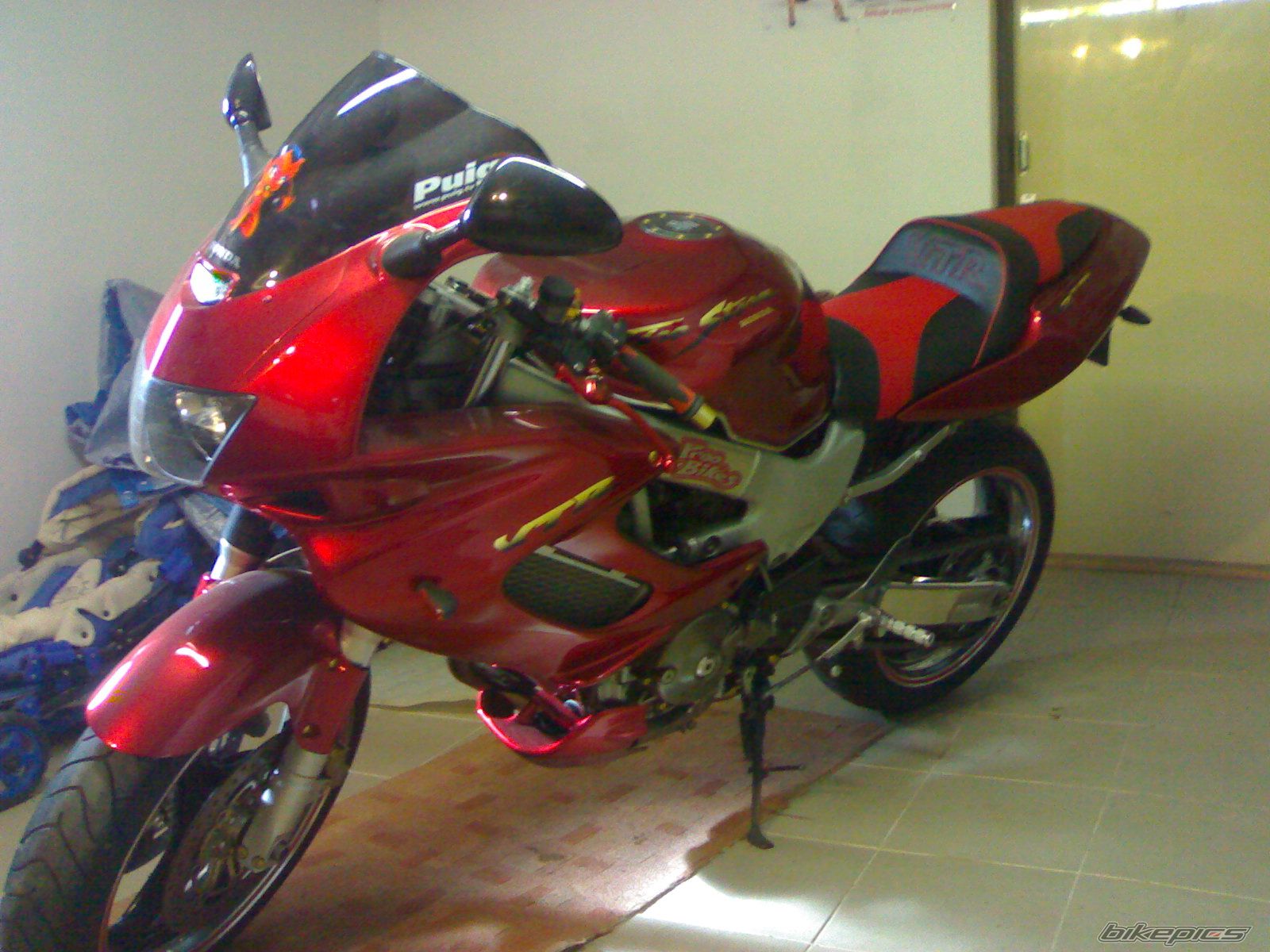 1998 HONDA VTR 1000 | Picture 1218988 motorcycle photo