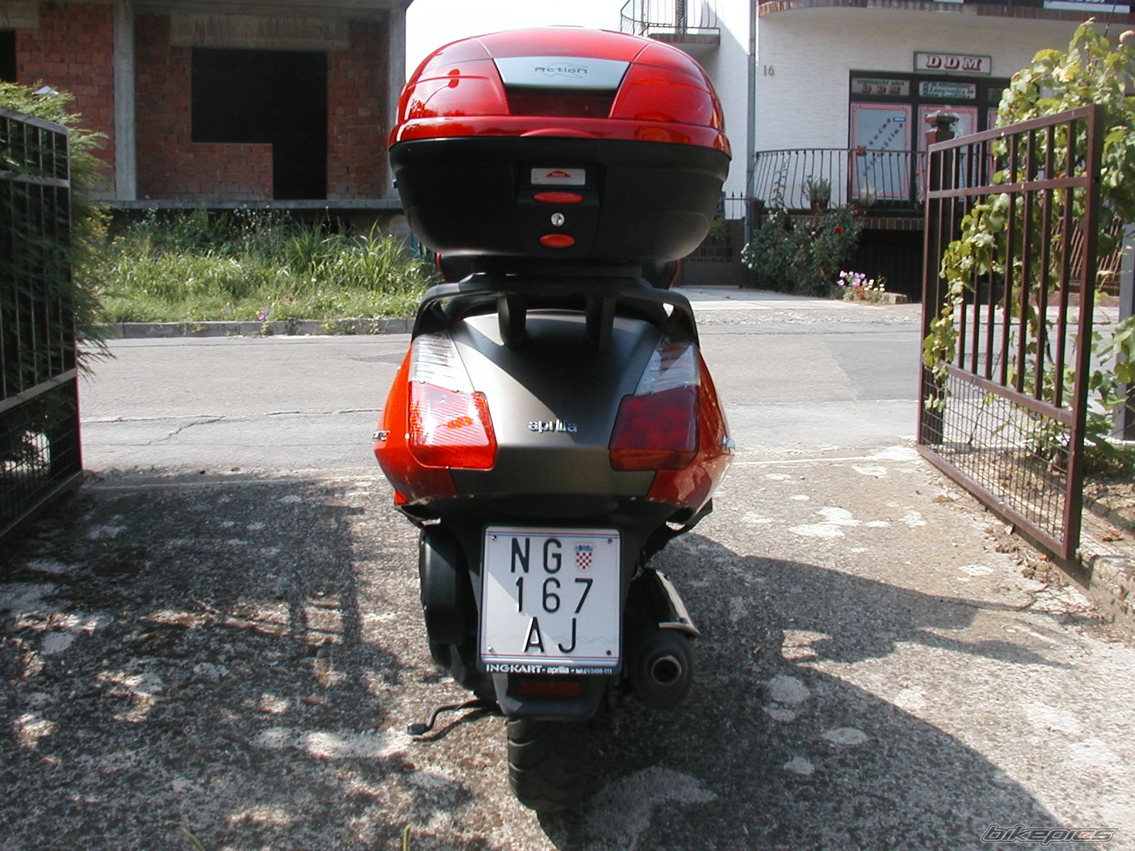 2004 APRILIA ATLANTIC 200 | Picture 1221923 motorcycle photo