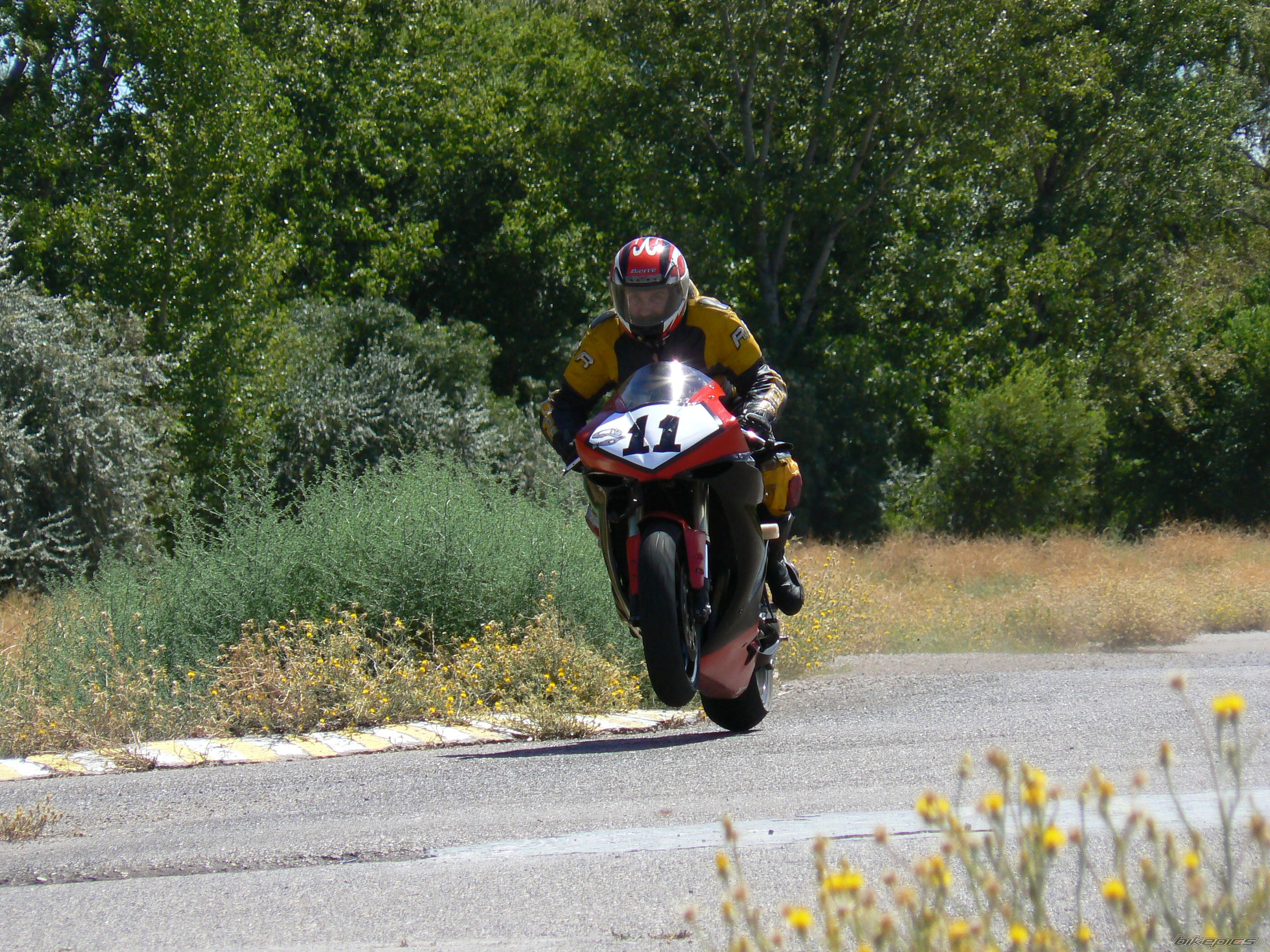 2005 YAMAHA YZF R1 | Picture 1224959 motorcycle photo