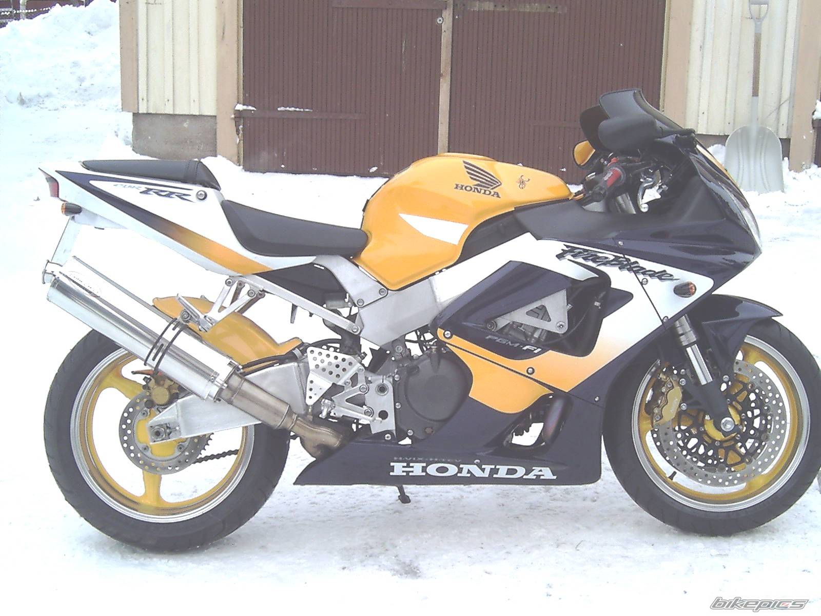 2000 HONDA CBR 900 | Picture 122564 motorcycle photo