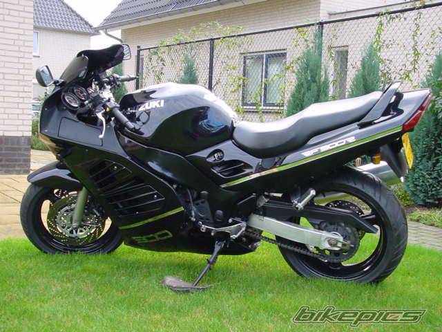 1995 SUZUKI RF 900 | Picture 12260 motorcycle photo