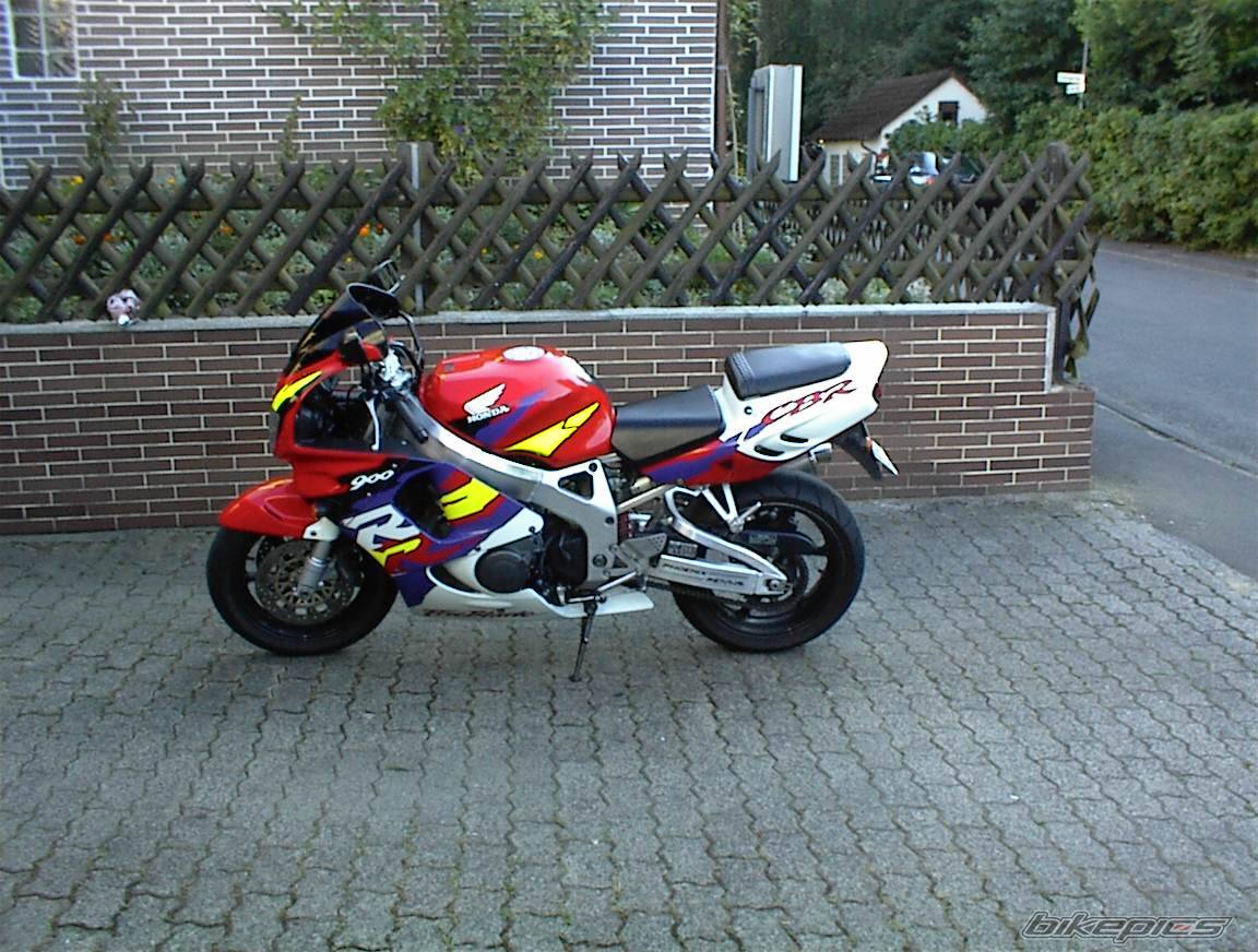 1996 HONDA CBR 900 | Picture 122707 motorcycle photo