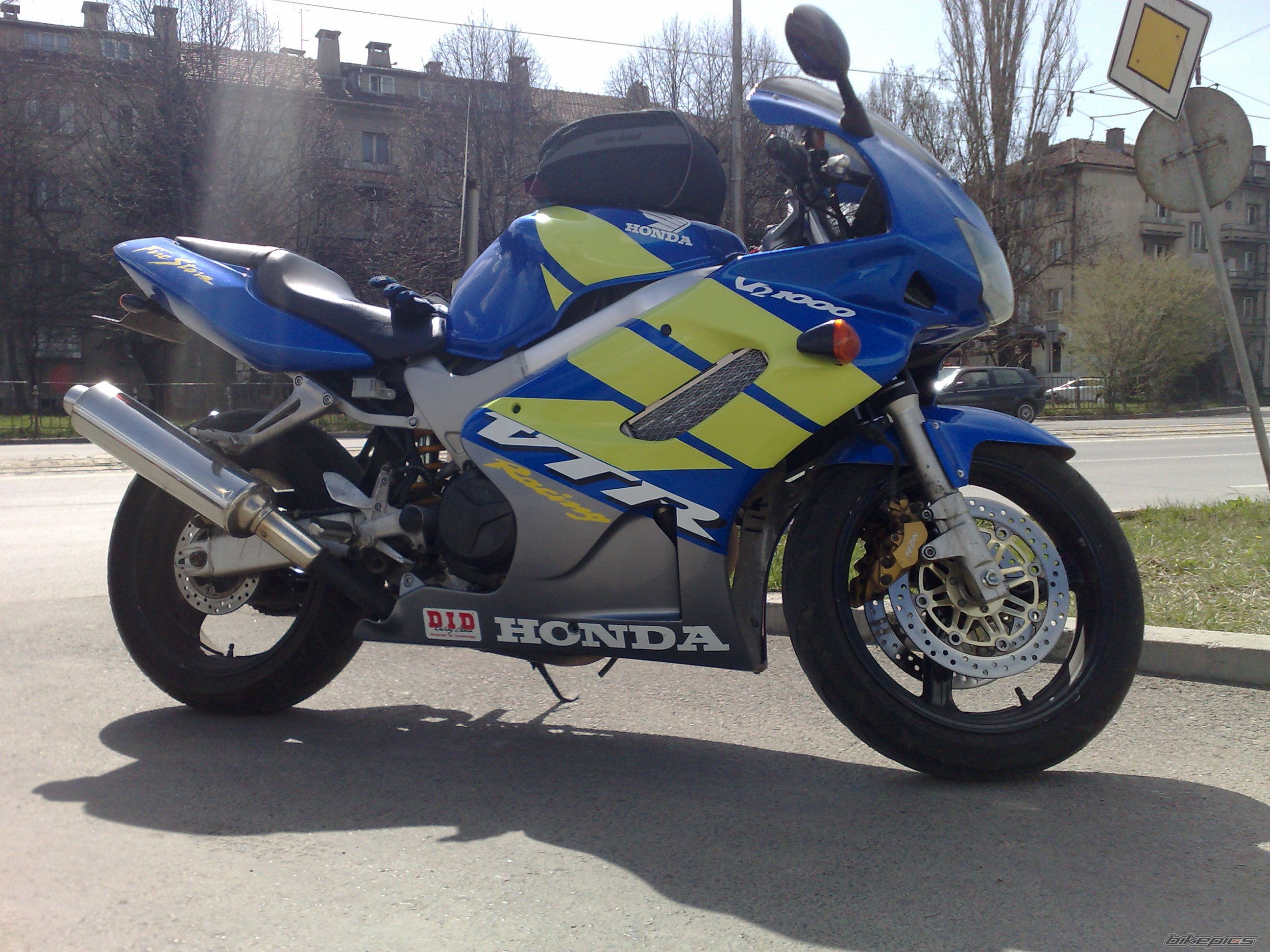 1998 HONDA VTR 1000 | Picture 1227530 motorcycle photo