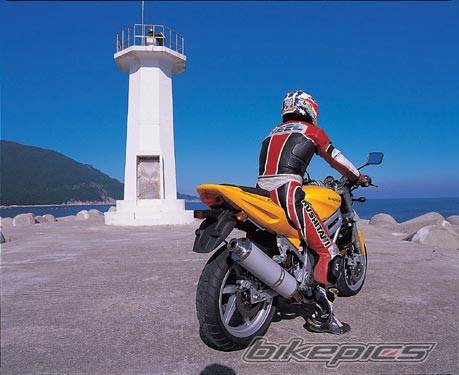 2004 HYOSUNG GT 650 COMET | Picture 123064 motorcycle photo