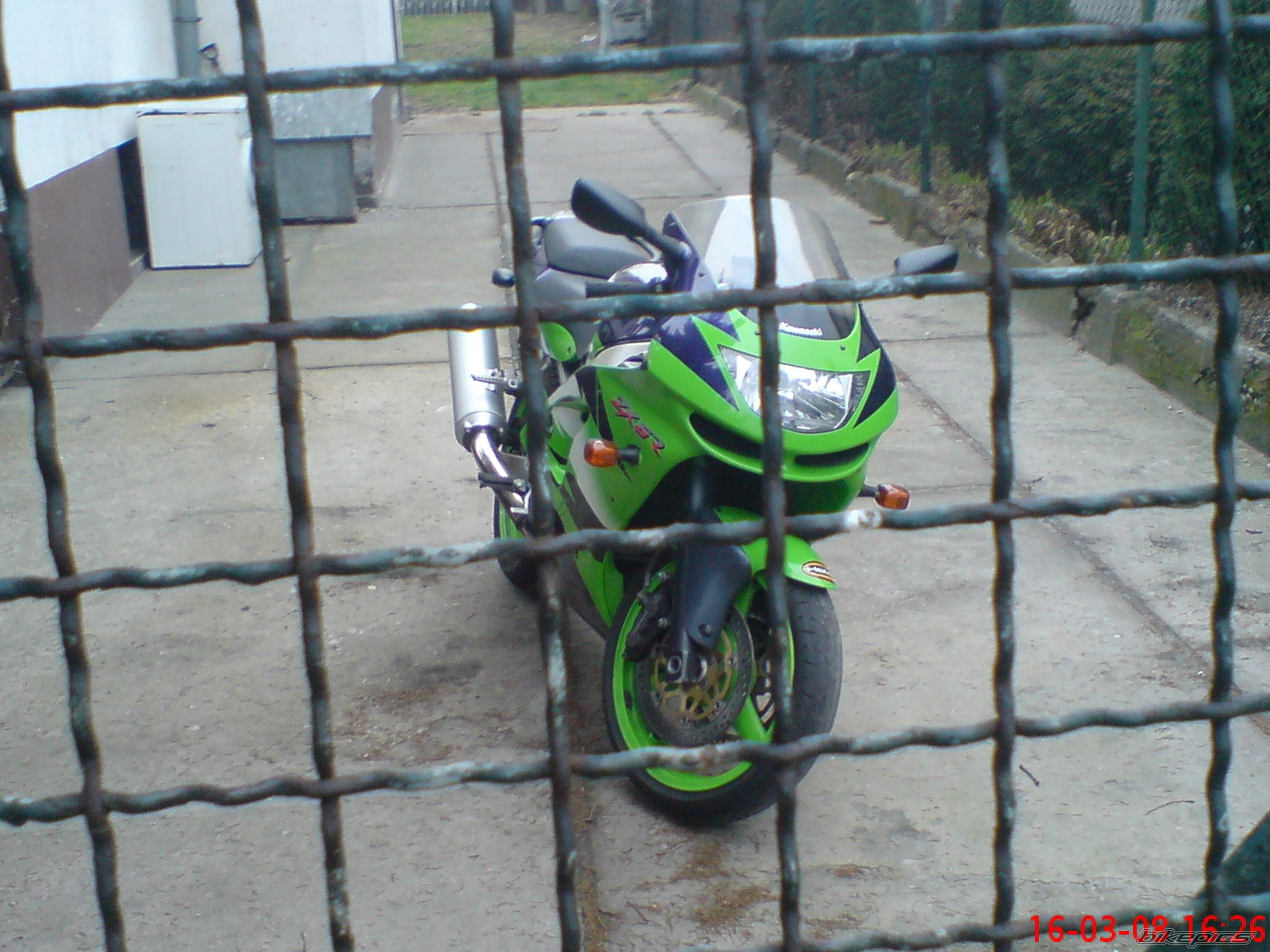 1998 KAWASAKI ZX 6R | Picture 1239455 motorcycle photo