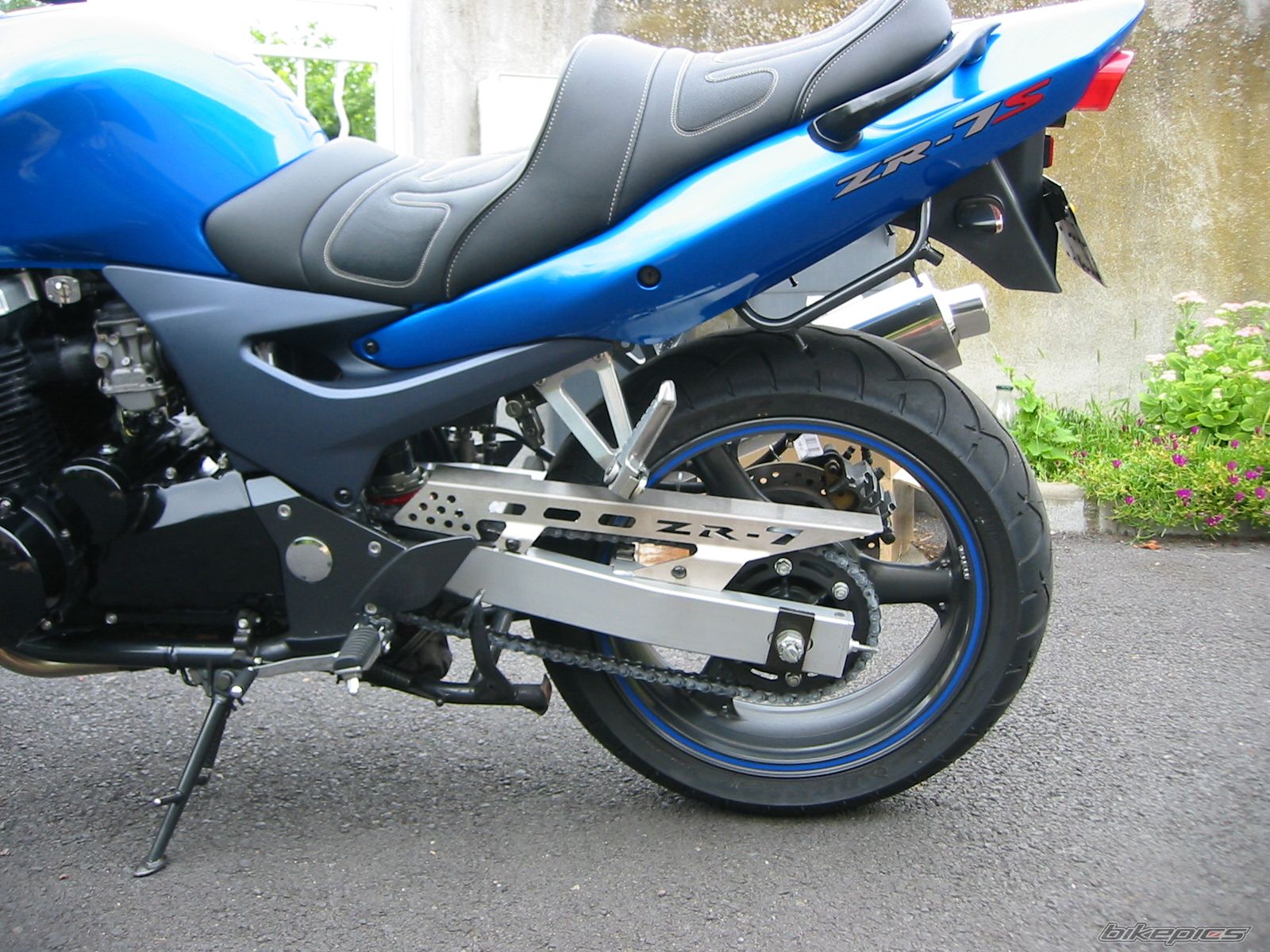 2002 KAWASAKI ZR 7 | Picture 1240498 motorcycle photo